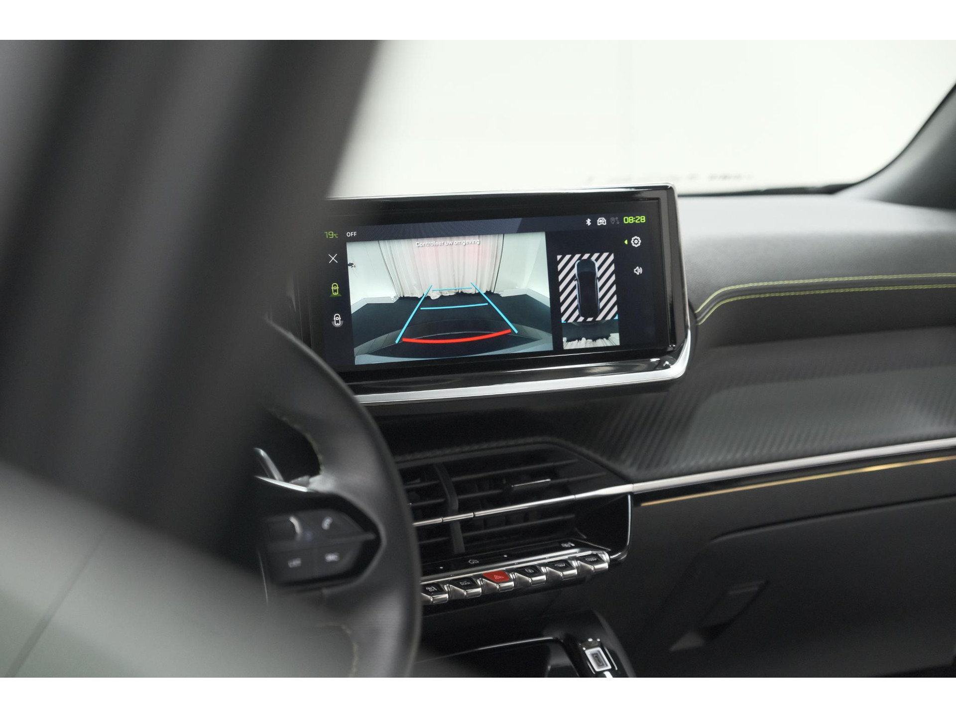 Peugeot 2008 PureTech 130 EAT8 GT | Camera | Apple Carplay | Parkeersensoren | 17 Inch Lichtmetalen Velgen