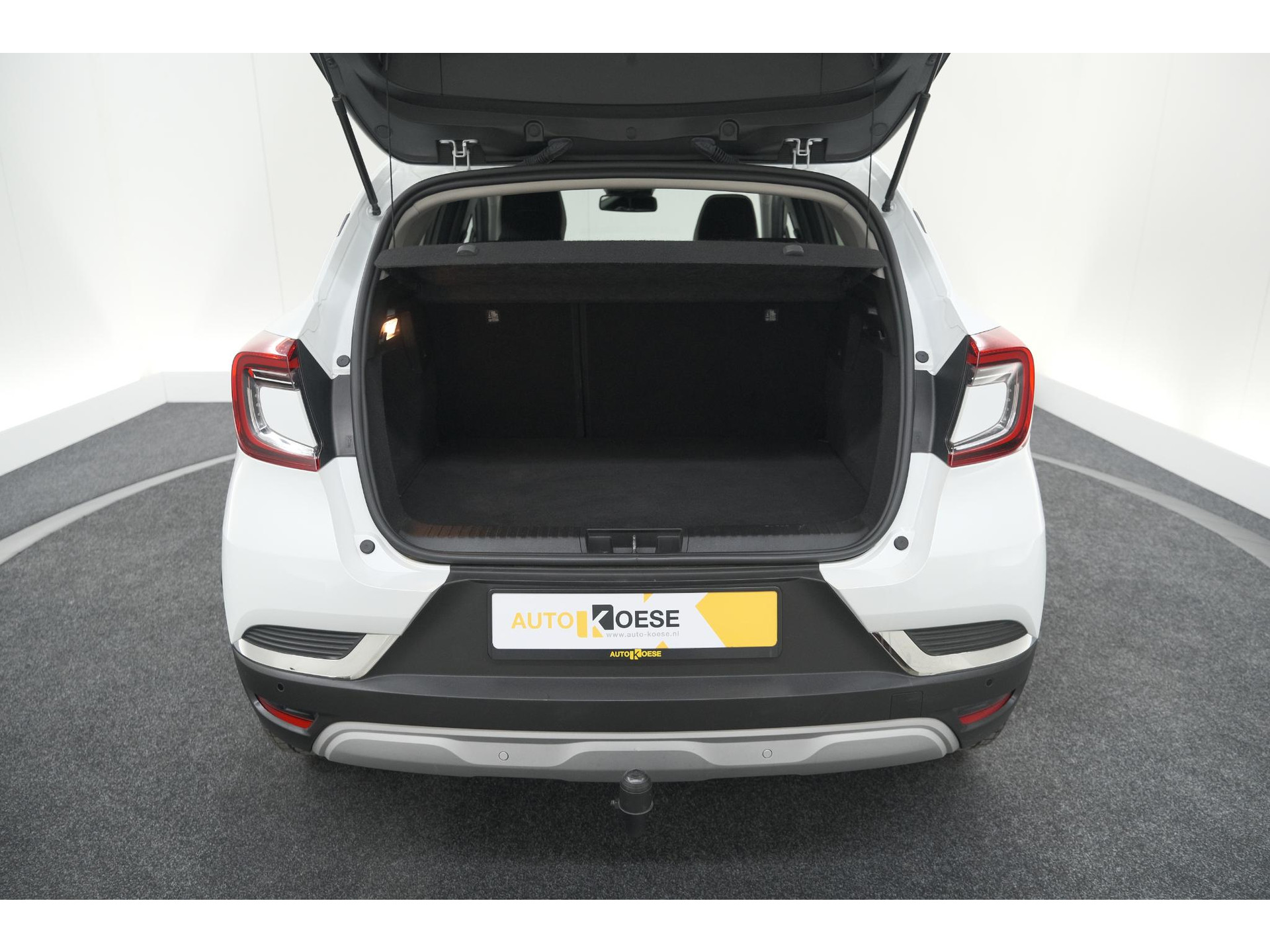 Renault Captur 1.6 E-Tech Plug-in Hybrid 160 Intens | Trekhaak | Camera | Navigatie | Parkeersensoren | Pack Winter