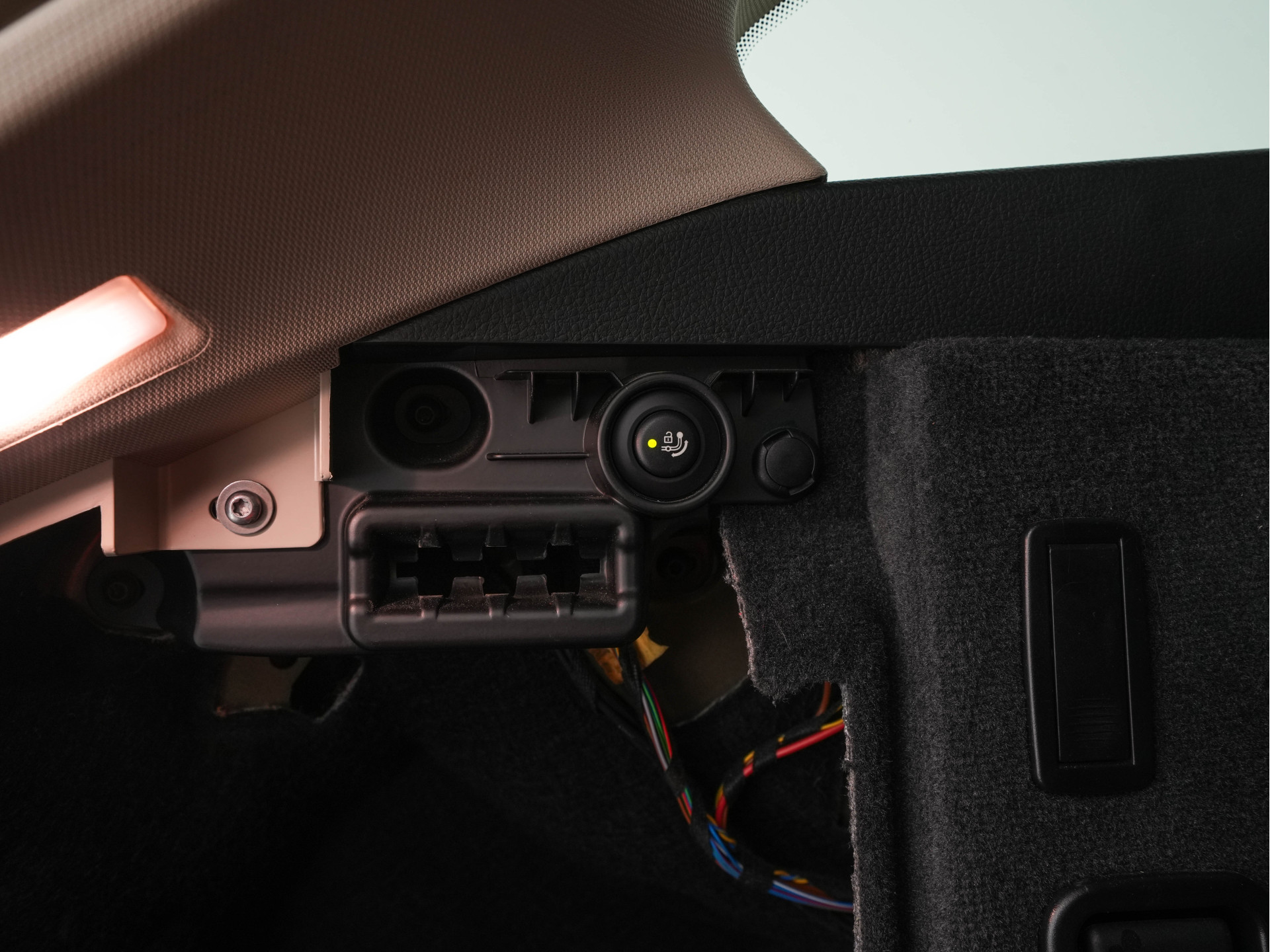 BMW 3-serie Touring 320d EDE Executive Aut. *PANO | LEATHER | FULL-LED | DIGI-COCKPIT | HEATED-SPORTSEATS | NAVI-FULLMAP | PRIVACY-GLASS | ECC | KEYLESS | LANE-ASSIST | PDC | CRUISE | TOWBAR | 18''ALU*