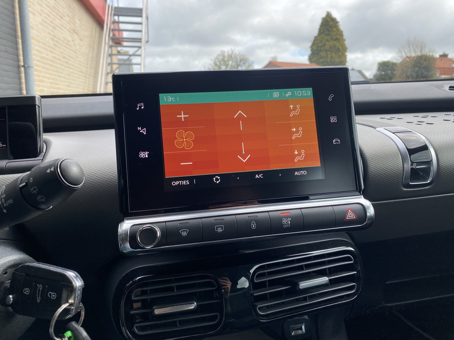 Citroën C4 Cactus 1.2 PureTech Business | navigatie | trekhaak | cruise control | parkeersensoren | apple carplay/android auto