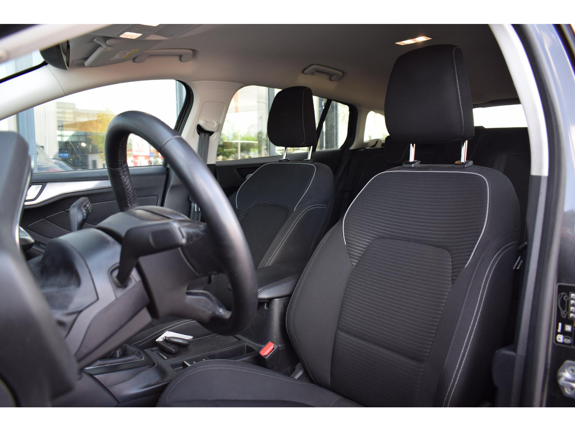 Ford Focus Wagon 1.0 EcoBoost Hybrid Titanium | Apple CarPlay | LED | Cruise | Climate