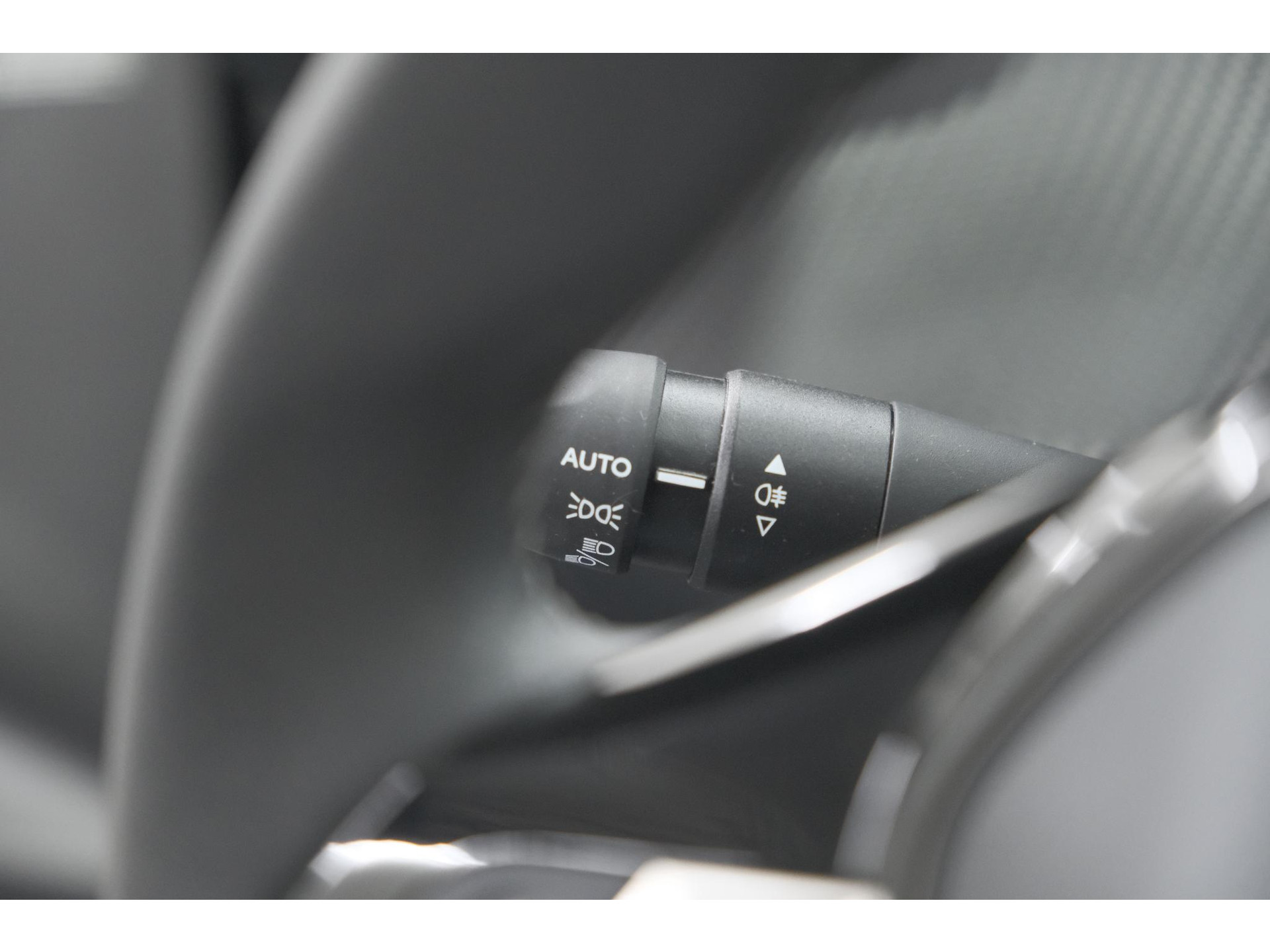 Peugeot 208 PureTech 100 Allure Pack | Camera | Apple Carplay | Stoelverwarming | Parkeersensoren