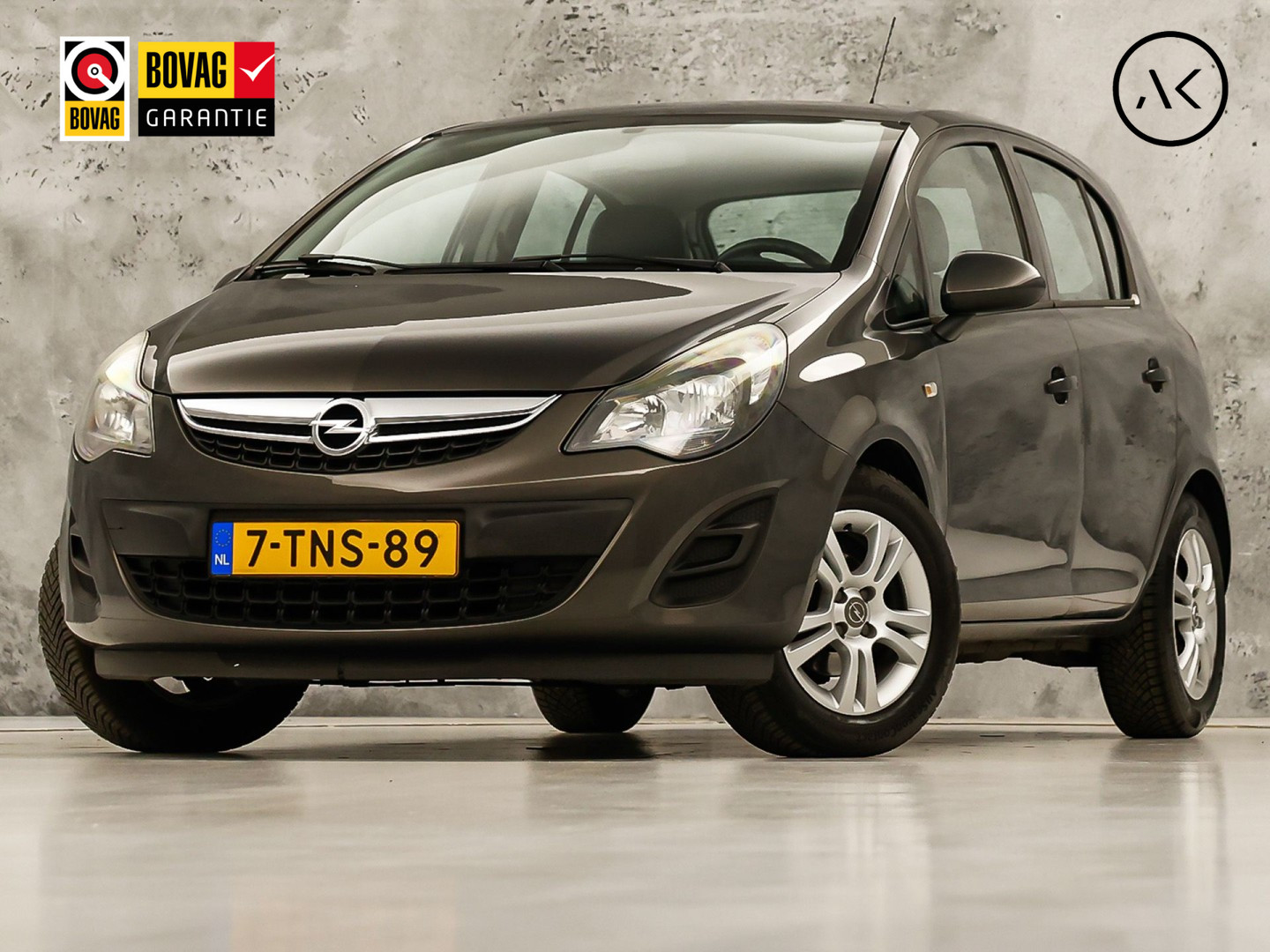 Opel Corsa 1.2-16V Sport (5 DEURS, NAVIGATIE, LM VELGEN, SPORTSTOELEN, ELEK RAMEN, TREKHAAK, NIEUWSTAAT)