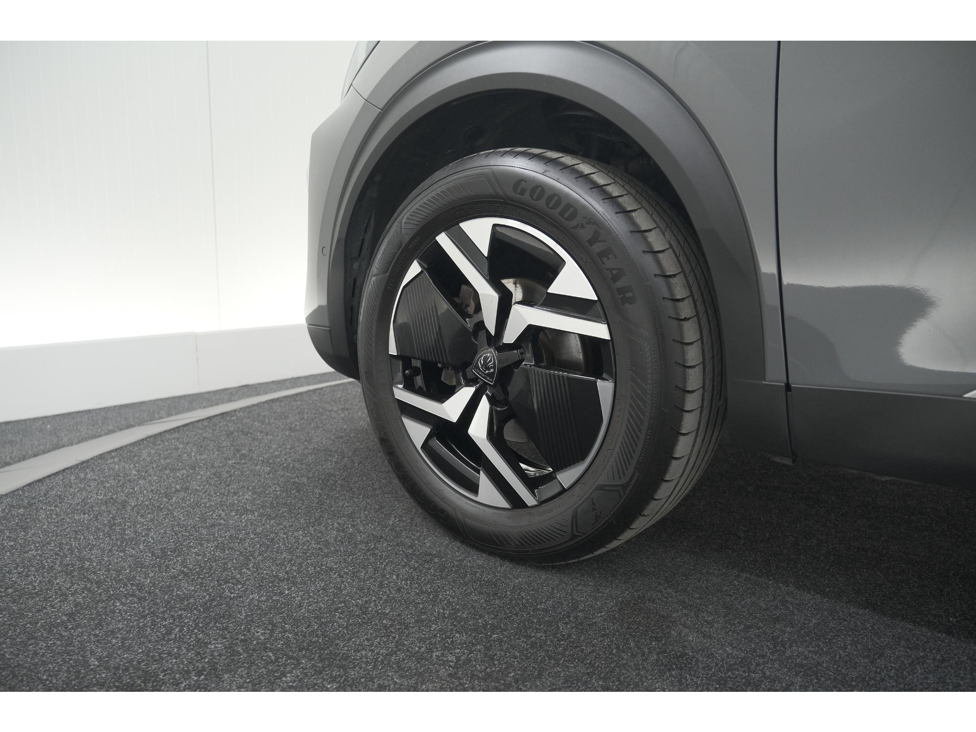 Peugeot 2008 PureTech 130 EAT8 Allure | 360 Camera | Adaptieve Cruise Control | Navigatie