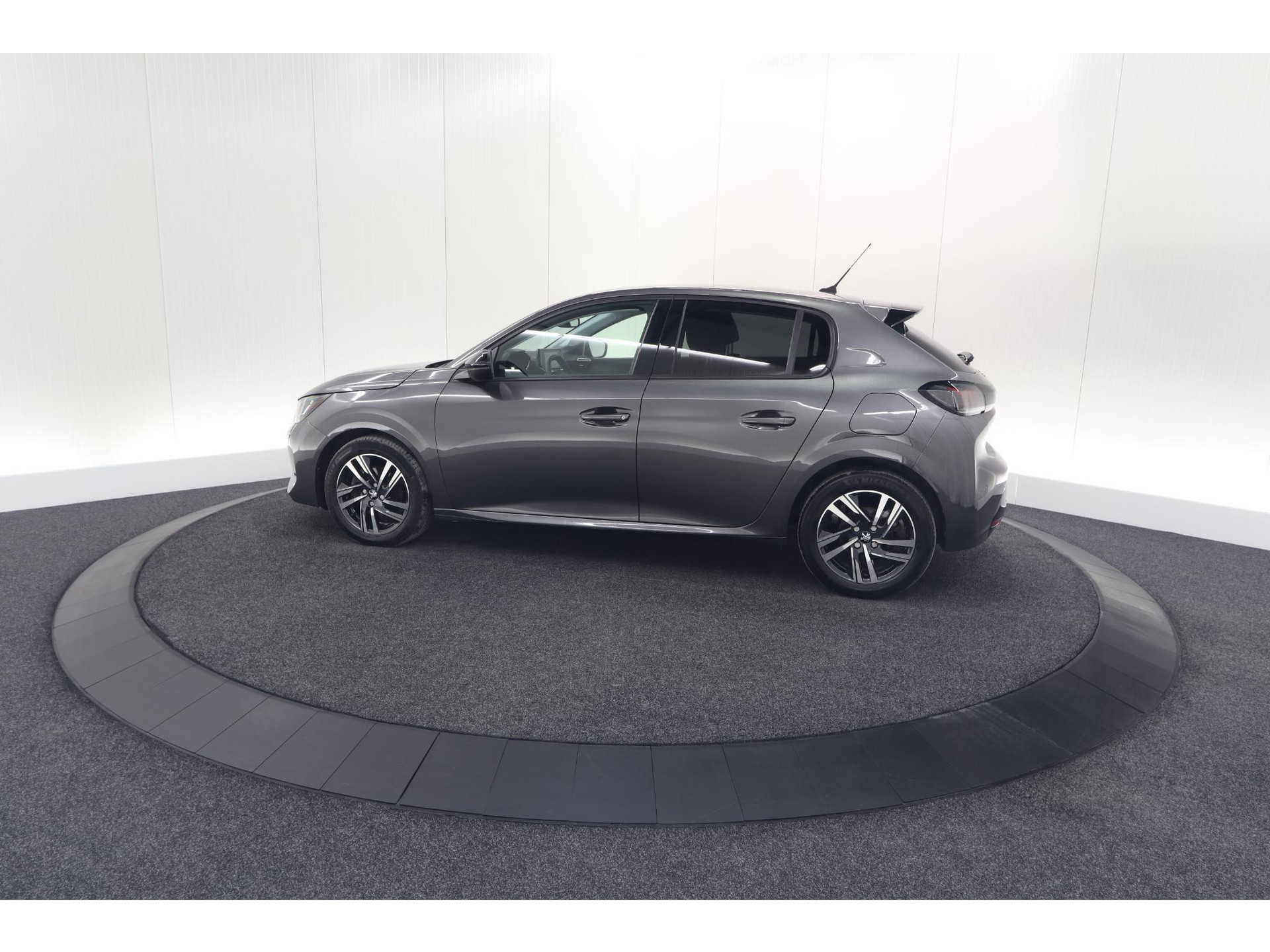 Peugeot 208 PureTech 100 Allure Pack | Camera | Apple Carplay | Stoelverwarming | Parkeersensoren