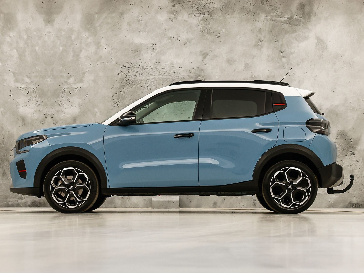 Citroën C3 1.2 Turbo 100pk Max (NIEUW MODEL, APPLE CARPLAY, GROOT NAVI, CAMERA, TREKHAAK, SPORTSTOELEN, GETINT GLAS, CRUISE, LANE ASSIST, NIEUWSTAAT)