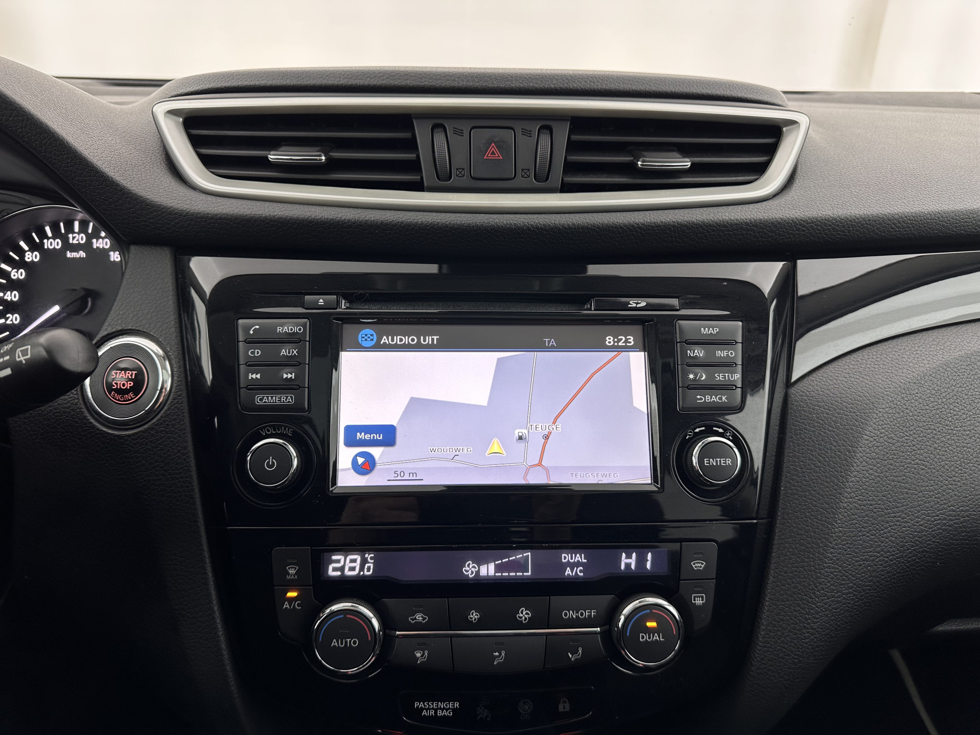 Nissan Qashqai 1.2 Tekna *PANO | FULL-LEATHER | TOP-VIEW | BLIND-SPOT | NAVI-FULLMAP | HEATED-COMFORTSEATS | KEYLESS | DAB+ | PRIVACY-GLASS | 19''ALU | TOWBAR*