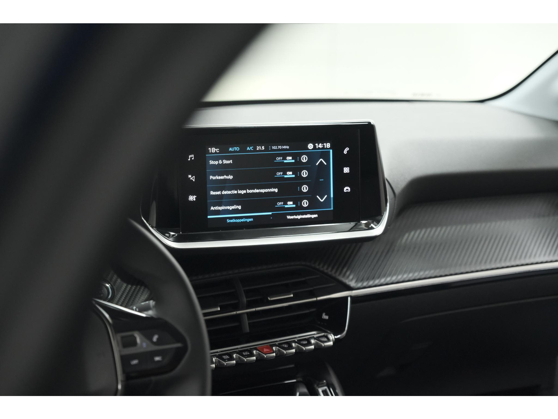 Peugeot 208 PureTech 100 Allure | Stoelverwarming | Adaptieve Cruise Control | Camera | Apple Carplay