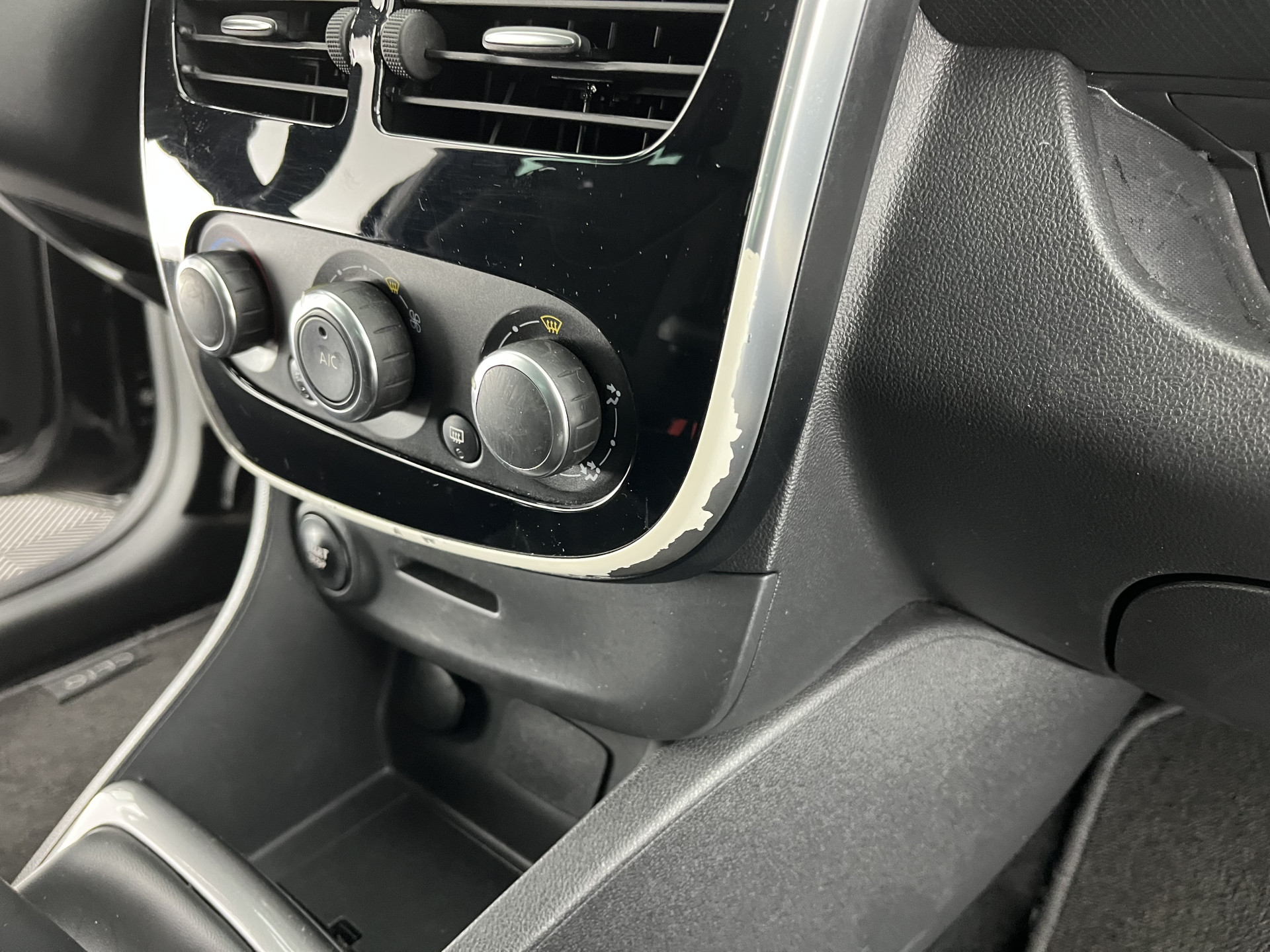 Renault Clio Estate 1.5 dCi ECO Dynamique *NAVI-FULLMAP | AIRCO | CRUISE | KEYLESS | COMFORTSEATS | BASS-REFLEX-AUDIO | PRIVACYGLASS | 16"ALU*