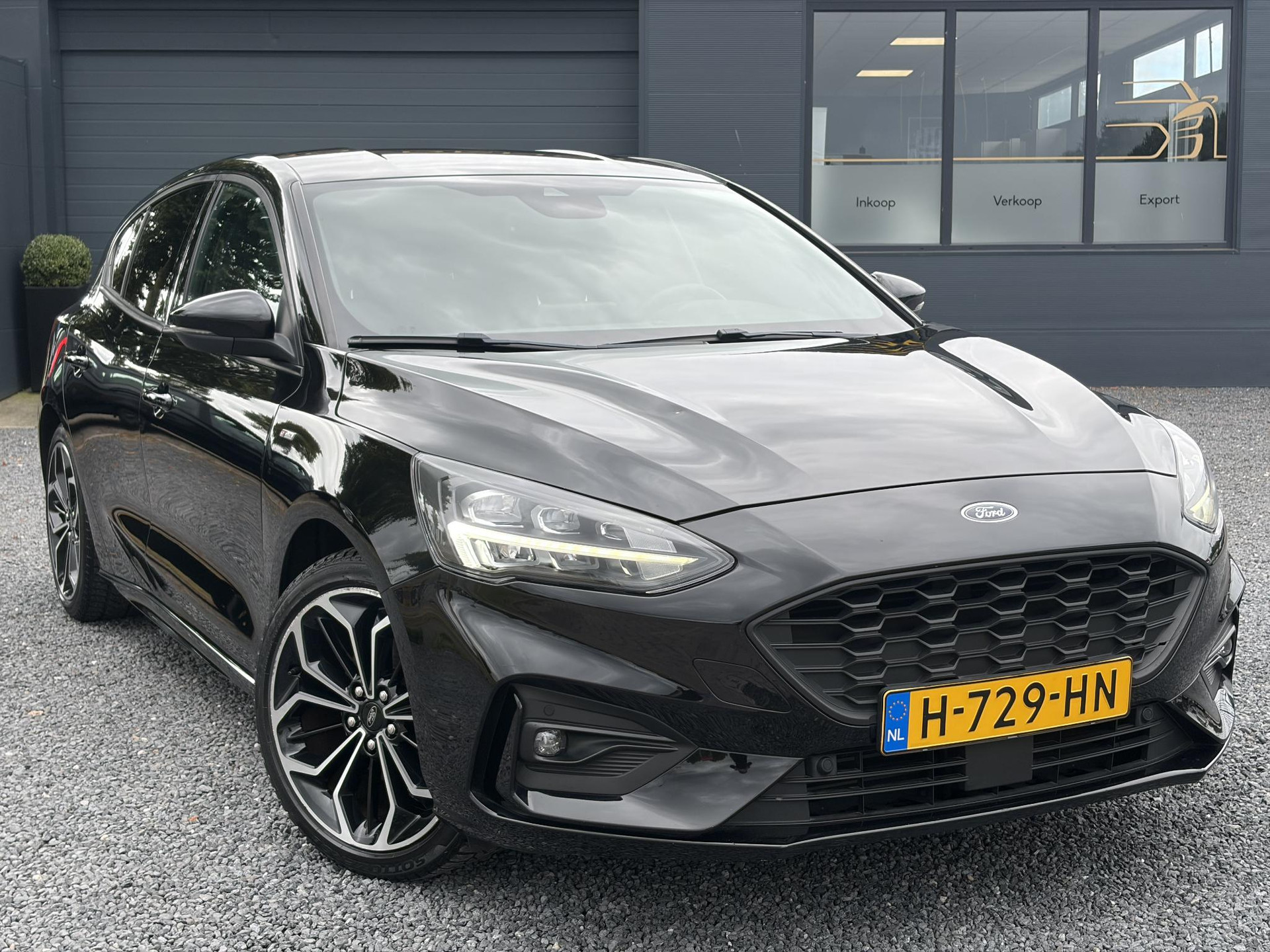 Ford Focus 1.0 EcoBoost ST Line Business 2e Eigenaar l Navi l Clima l Cruise l 125pk l Keyless l Pdc V+A l 18 '' Lmv  l N.A.P l Apk tot 02-2028