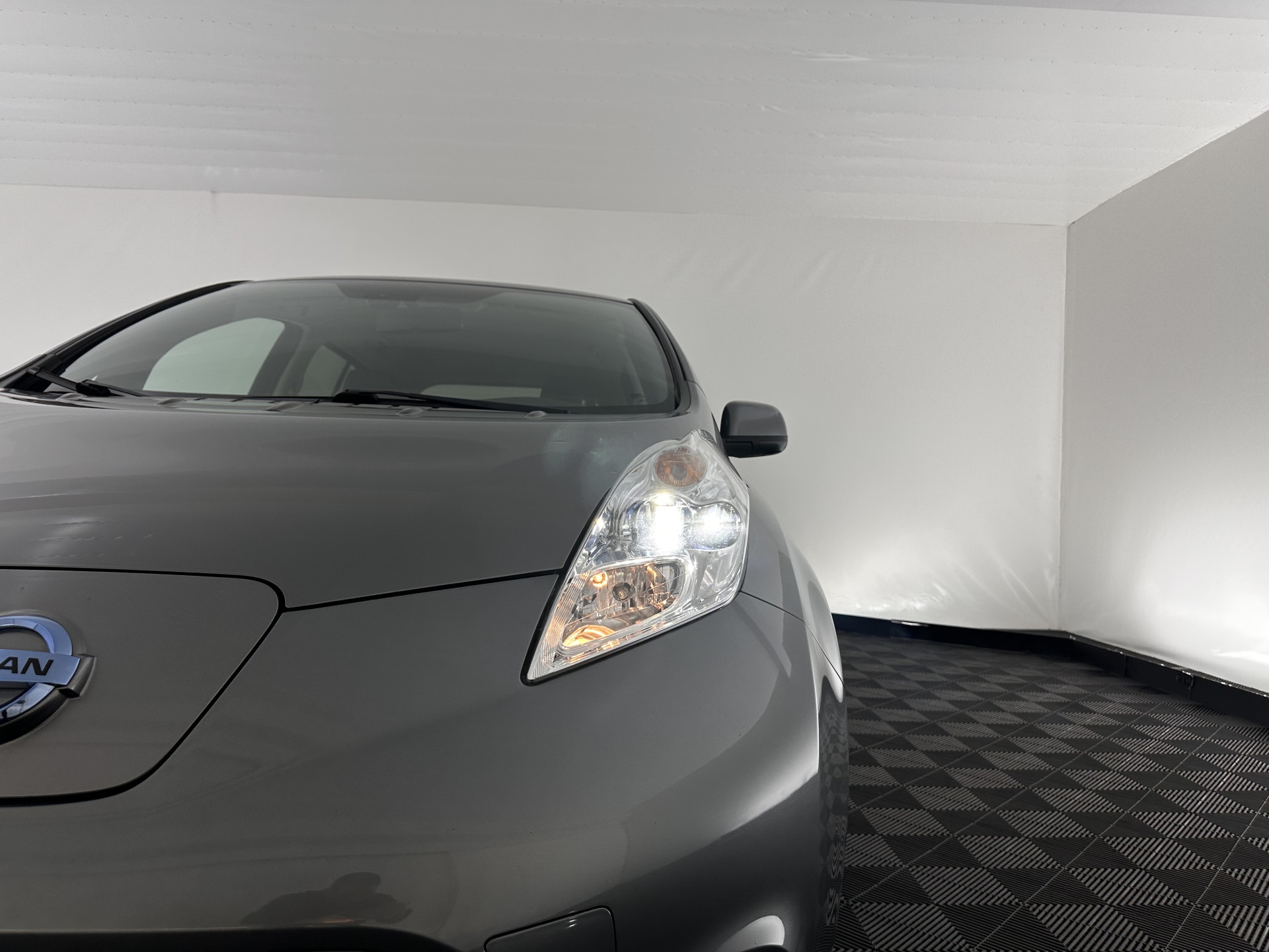 Nissan LEAF Business Edition 30 kWh Aut. *LEATHER | FULL-LED | BOSE-SURROUND | TOPVIEW | KEYLESS | NAVI-FULLMAP | ECC | HEATED-COMFORTSEATS | PRIVACYGLASS | DIGI-COCKPIT | DAB | 17"ALU*