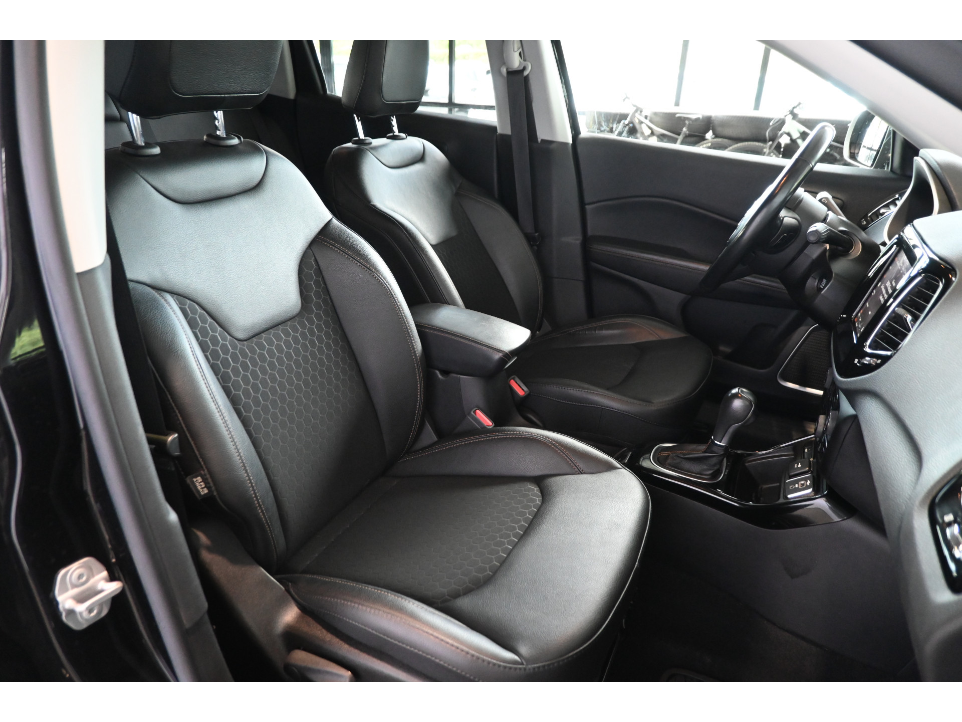 Jeep Compass 1.3T Limited Automaat Nap! Navigatie Cruise PDC Clima Xenon Stoel / Stuurverwarming 1e Eigenaar! Inruil Mogelijk!