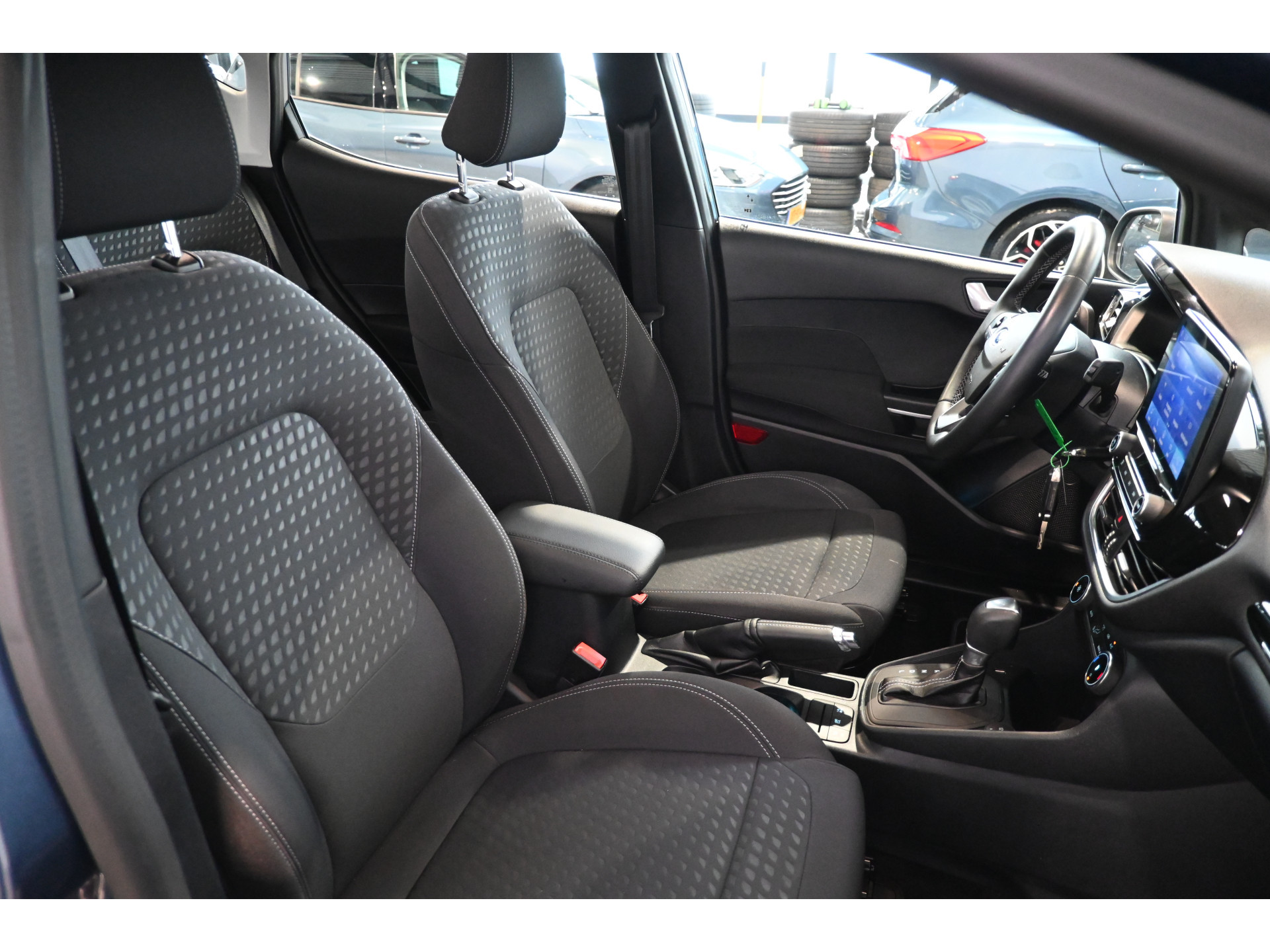 Ford Fiesta 1.0 EcoBoost Titanium Automaat Clima Navigatie LED Carplay Rijklaarprijs Inruil Mogelijk!