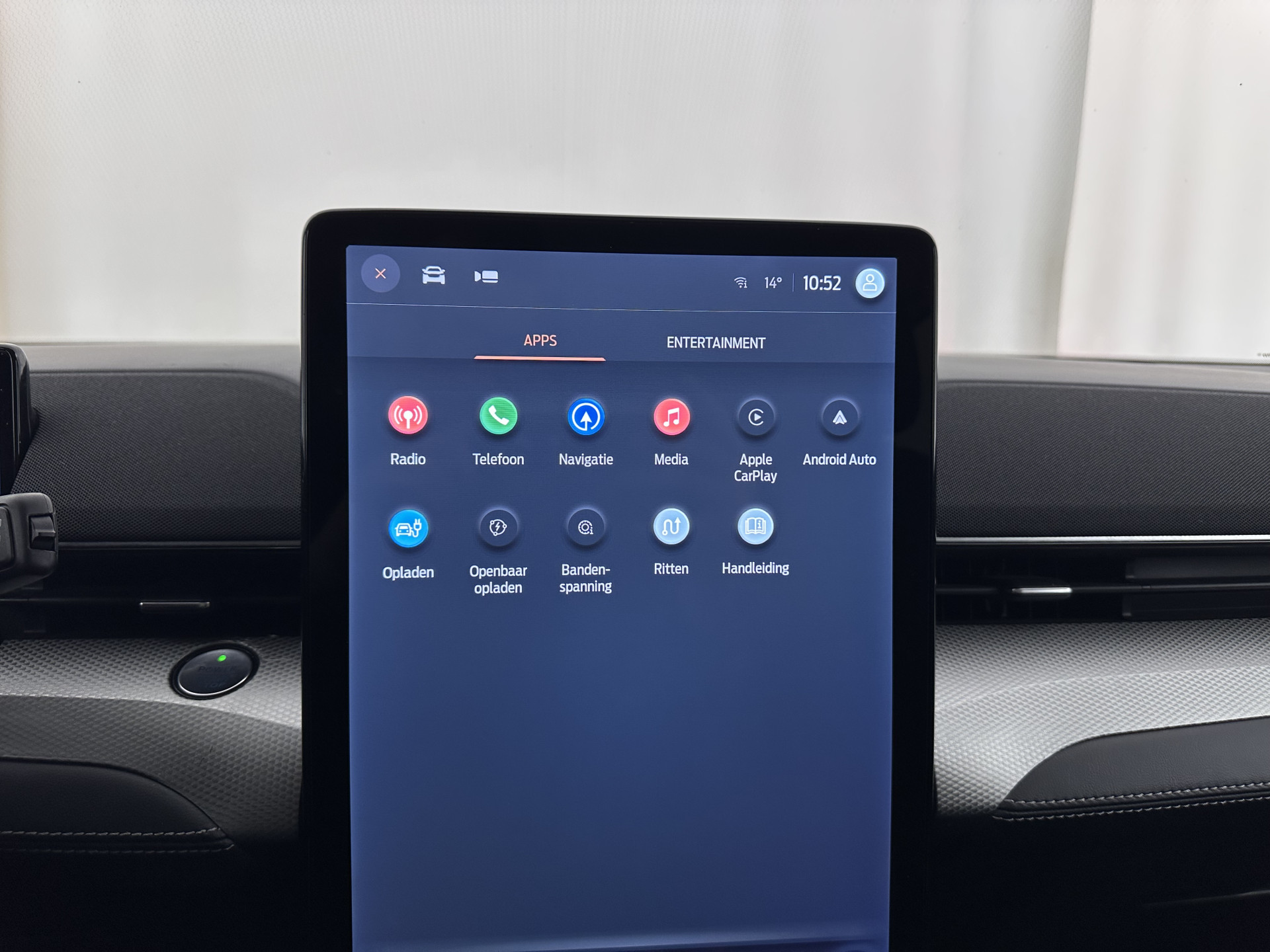 Ford Mustang Mach-E RWD 75 kWh [ 3-Fase-11kW] {SOH-89%} (INCL-BTW) *LEATHER | FULL-LED | DAB | DIGI-COCKPIT | KEYLESS | NAVI-FULLMAP | CARPLAY | HEATED-COMFORTSEATS | TOPVIEW | ADAPTIVE-CRUISE | PRIVACYGLASS | 18'' ALU*