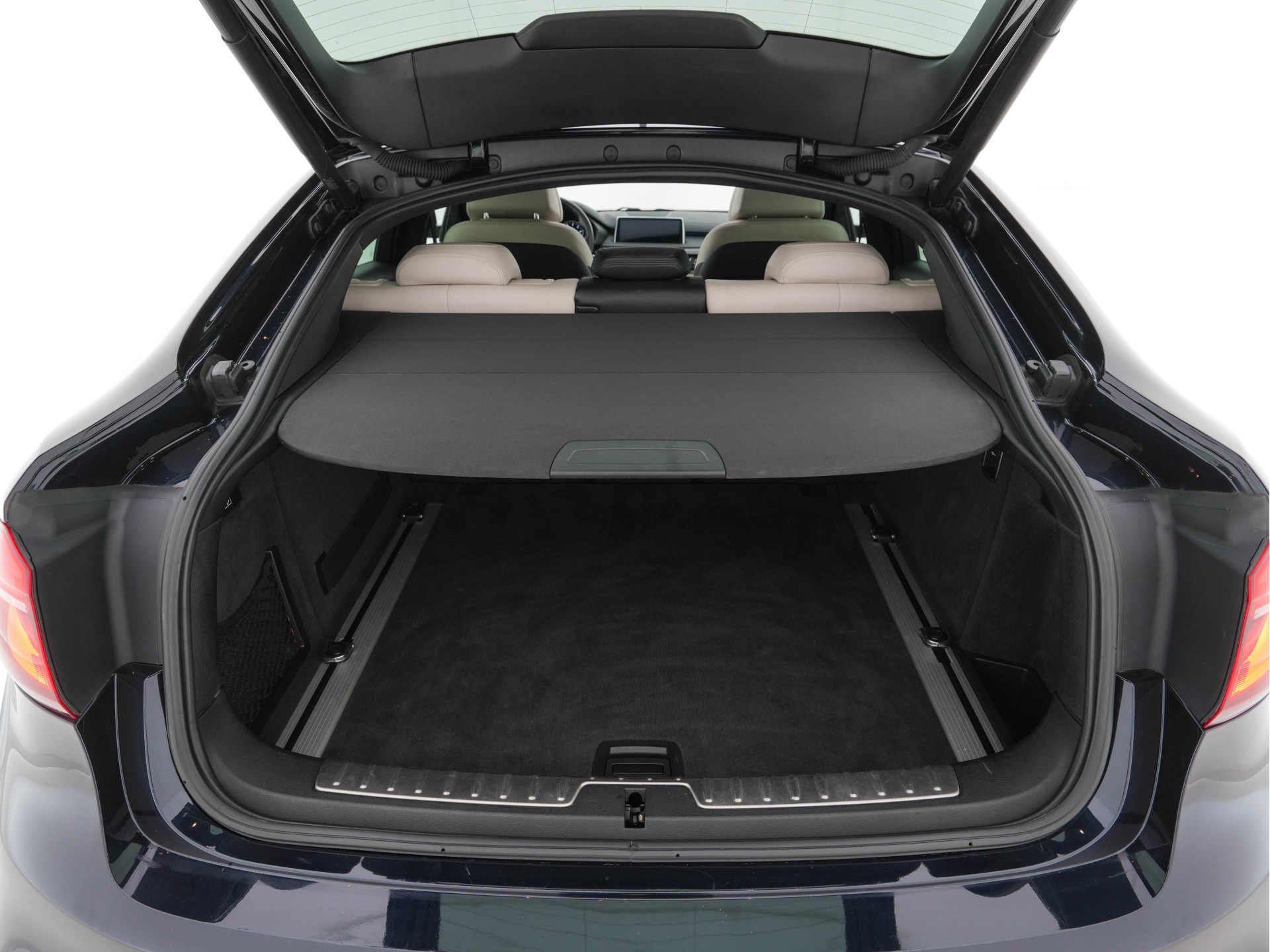 BMW X6 xDrive50i High-Executive M-Sportpack Aut. *PANO | HEAD-UP | TWO-COLOUR-LUXURYLEATHER | FULL-LED | MEMORY-PACK | HARMAN/KARDON-SOUNDSYSTEM |  | BLIND-SPOT | KEYLESS | CAMERA | COMFORT-SEATS | SOFT-CLOSE | 20''ALU*