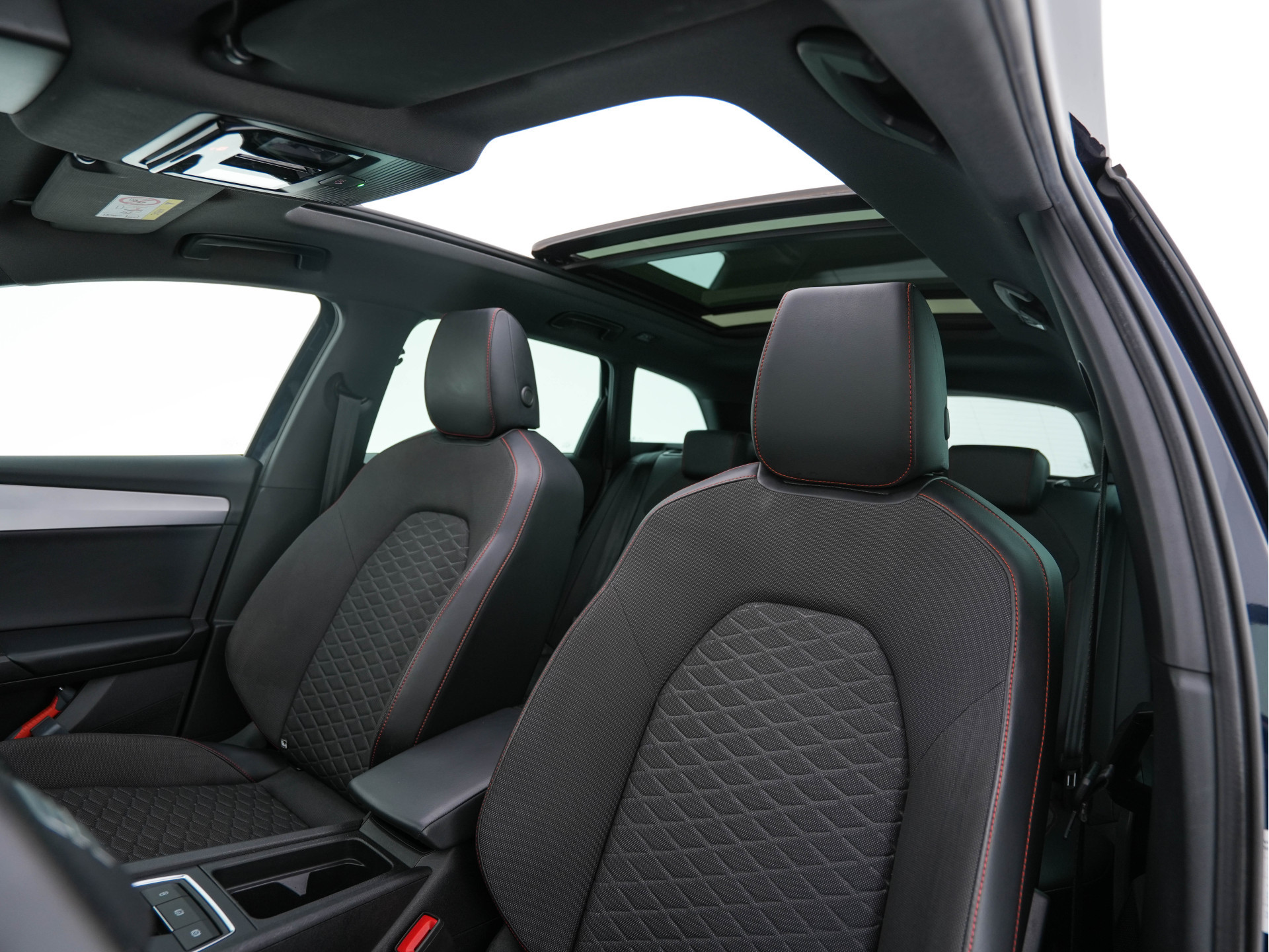 SEAT Leon Sportstourer 2.0 TDI FR Business Intense (INCL-BTW) Aut.  *PANO | FULL-LED | ADAPTIVE-CRUISE | DIGI-COCKPIT | NAVI-FULLMAP | LEATHER-MICROFIBRE | CARPLAY | KEYLESS | SHIFT-PADDLES | SPORT-SEATS | AMBIENT-LIGHT | CAMERA | 17''ALU | T