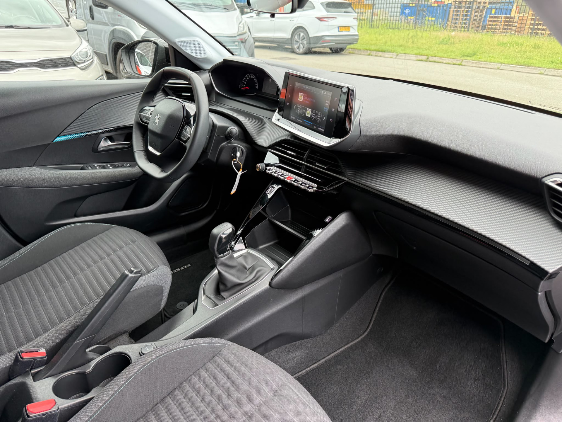 Peugeot 208 75PK Style | 1E EIGENAAR | 3/6/12MND GARANTIE| LED | CARPLAY | NAVI | CRUISE | CLIMA | LMV |