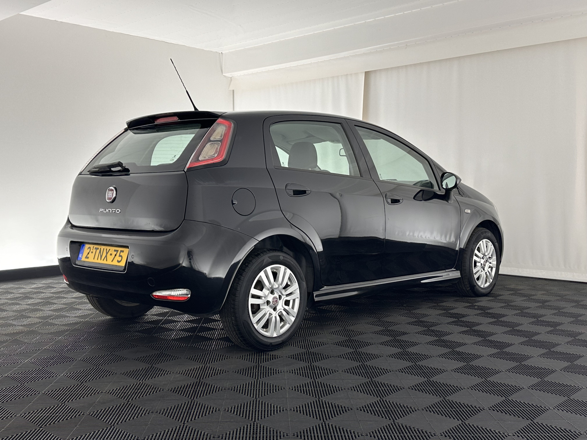 Fiat Punto Evo 1.3 M-Jet Street *AIRCO | CRUISE | COMFORT-SEATS | RADIO-CD/MP3 | 15''ALU*
