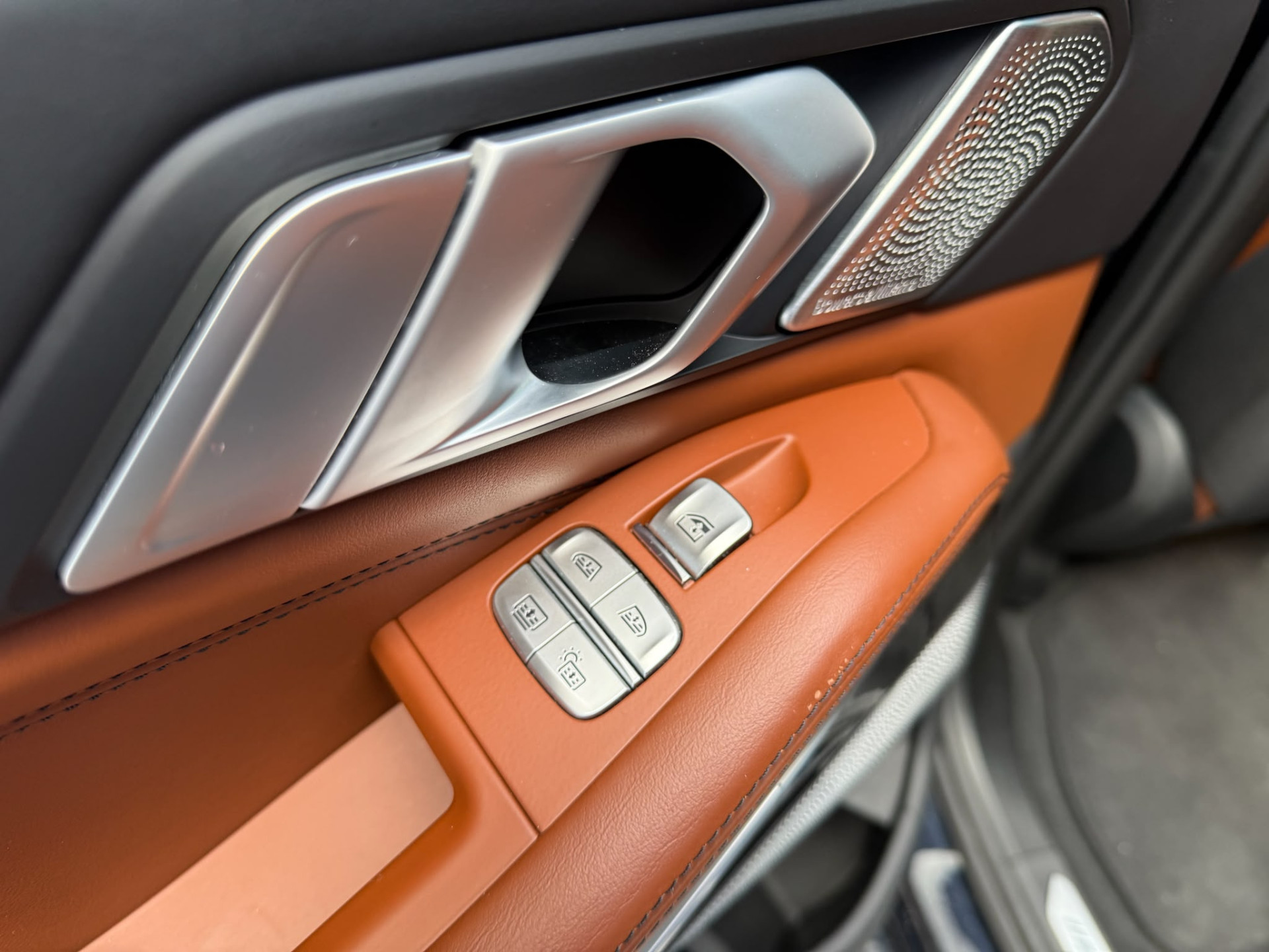 BMW X7 xDrive40i 6p. | 2E EIGENAAR | 3/6/12MND GARANTIE| M-SPORT |PANO | LASER | LED | B&W | MASSAGE | CARPLAY | TREKHAAK | DAB | BOMVOL |