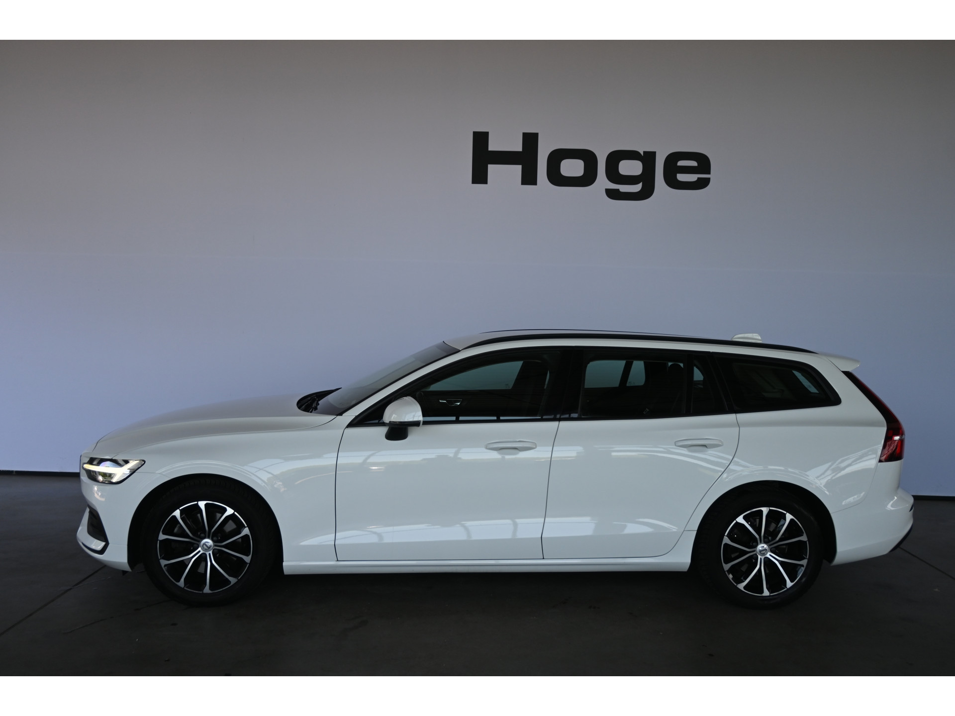 Volvo V60 2.0 B3 Momentum Advantage Automaat Navigatie Stuur/Stoelverwarming Inruil Mogelijk!