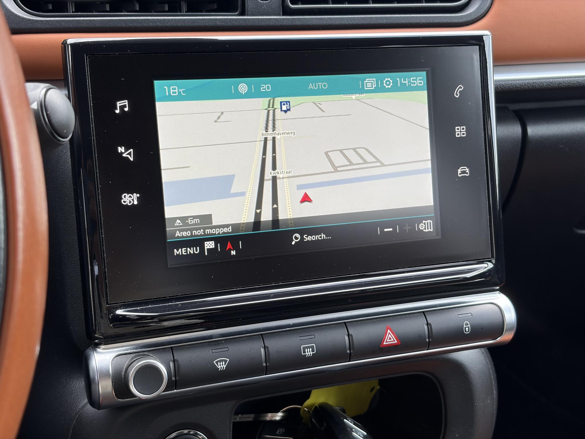 Citroen C3 1.2 PureTech Shine ✓Dealer Onderhouden✓2e Eigenaar✓Carplay✓Camera✓Navi✓Clima✓Cruise✓Pdc V+A✓Keyless✓Halfleder✓Trekhaak✓Rijstrooksensor✓Dodehoeksensor✓17'' Lm velgen✓N.A.P✓Nieuwe Apk bij Aflevering