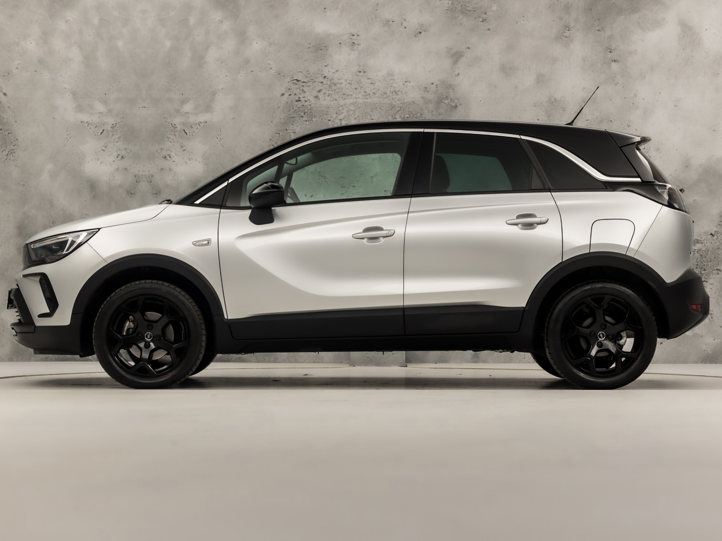 Opel Crossland 1.2 Turbo GS Sport Automaat 131Pk (TWO TONE, GROOT NAVI, APPLE CARPLAY, 360 CAMERA, LM VELGEN, STOELVERWARMING, NIEUWE APK, NIEUWSTAAT)