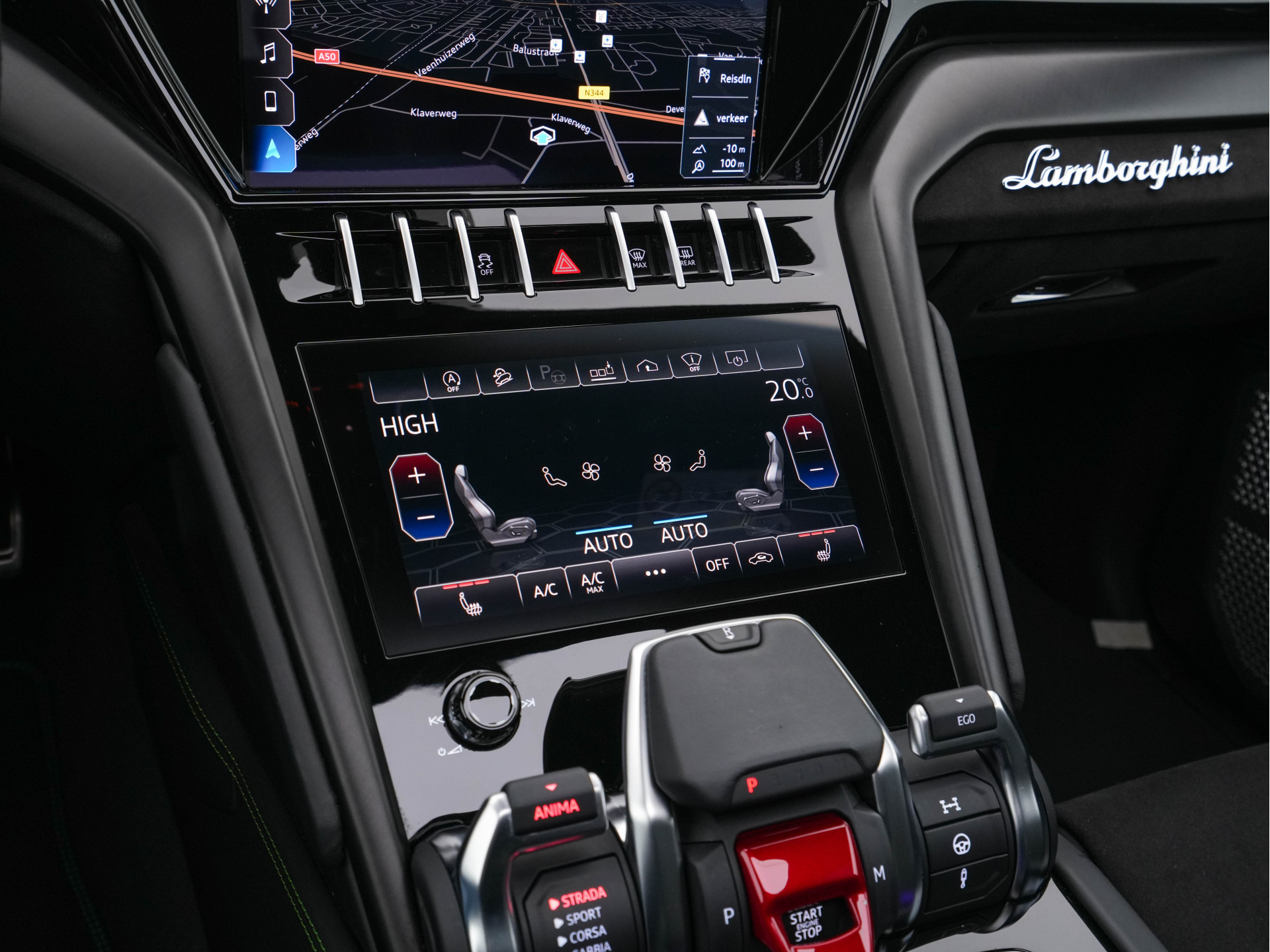 Lamborghini Urus 4.0 V8 Pearl Capsule (INCL-BTW) *CERAMIC-BRAKES | PANO | HEAD-UP | SOFT-CLOSE | LEATHER-ALCANTARA | FULL-LED | NIGHT-VISION | BANG&OLUFSEN | MEMORY-PACK | HEATED-SPORTSEATS | TOP-VIEW | ADAPTIVE-CRUISE | ...