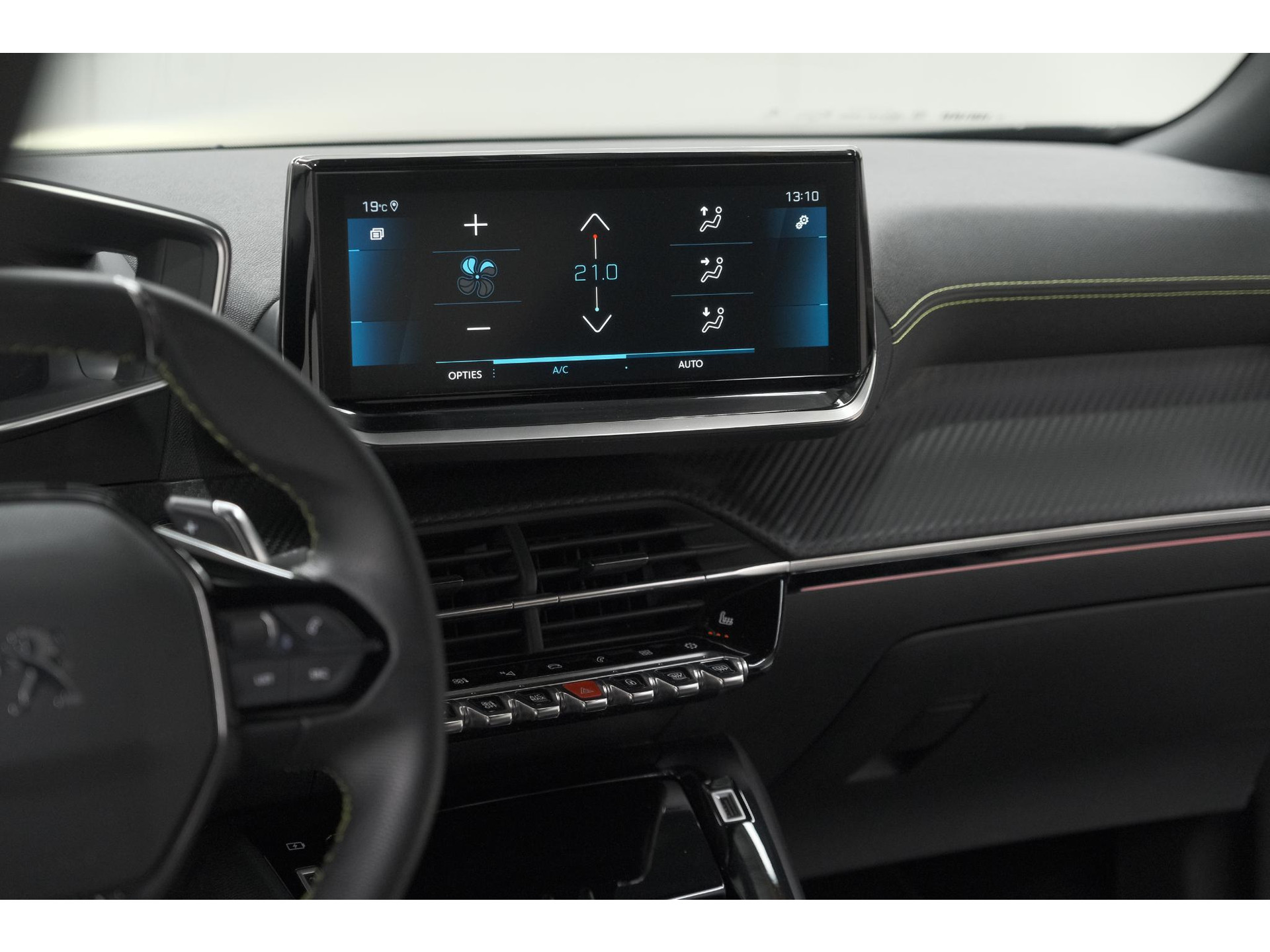 Peugeot 2008 PureTech 130 EAT8 GT | Camera | Dodehoekdetectie | Apple Carplay | Pack Winter