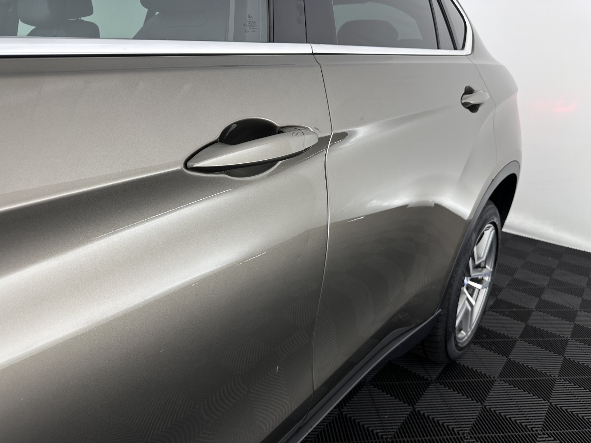 BMW X6 xDrive30d High Executive (INCL-BTW) Aut. *PANO | LEATHER | FULL-LED | HARMAN/KARDON | BLINDSPOT | MEMORY-PACK | DIGI-COCKPIT | HEATED-COMFORTSEATS | NAVI-FULLMAP | PRIVACYGLASS | HEAD-UP | ADAPTIVE-CRUISE | 19"ALU*