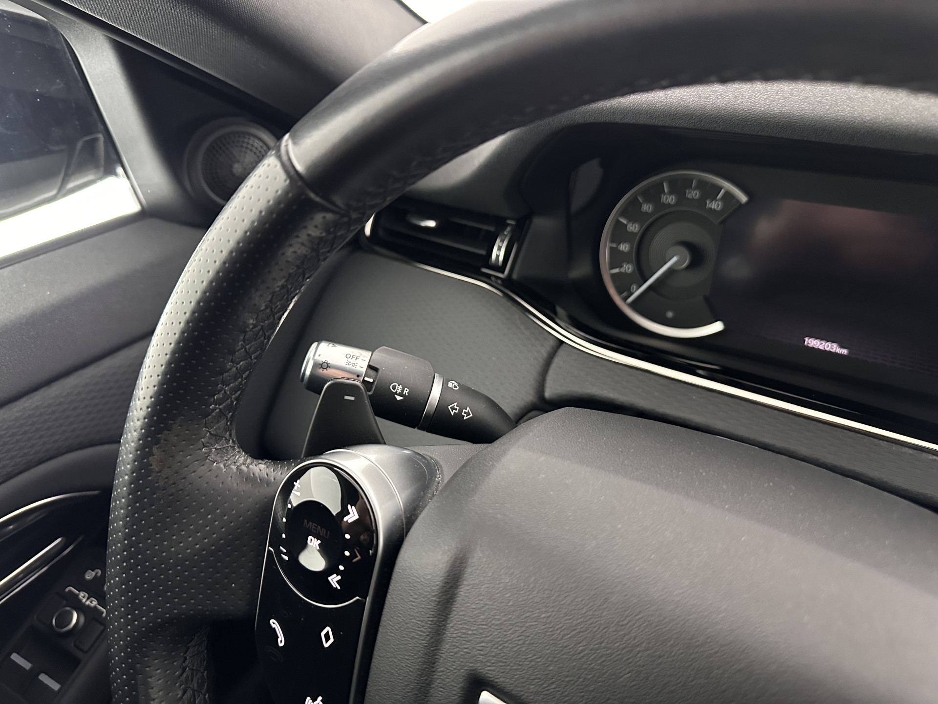 Land Rover Range Rover Evoque 2.0 D180 AWD SE (INCL-BTW) Aut. *LEATHER | FULL-LED | HEATED-COMFORTSEATS | NAVI-FULLMAP | SHIFTPADDLES | CAMERA | ECC | CARPLAY | PDC | CRUISE | 18''ALU*