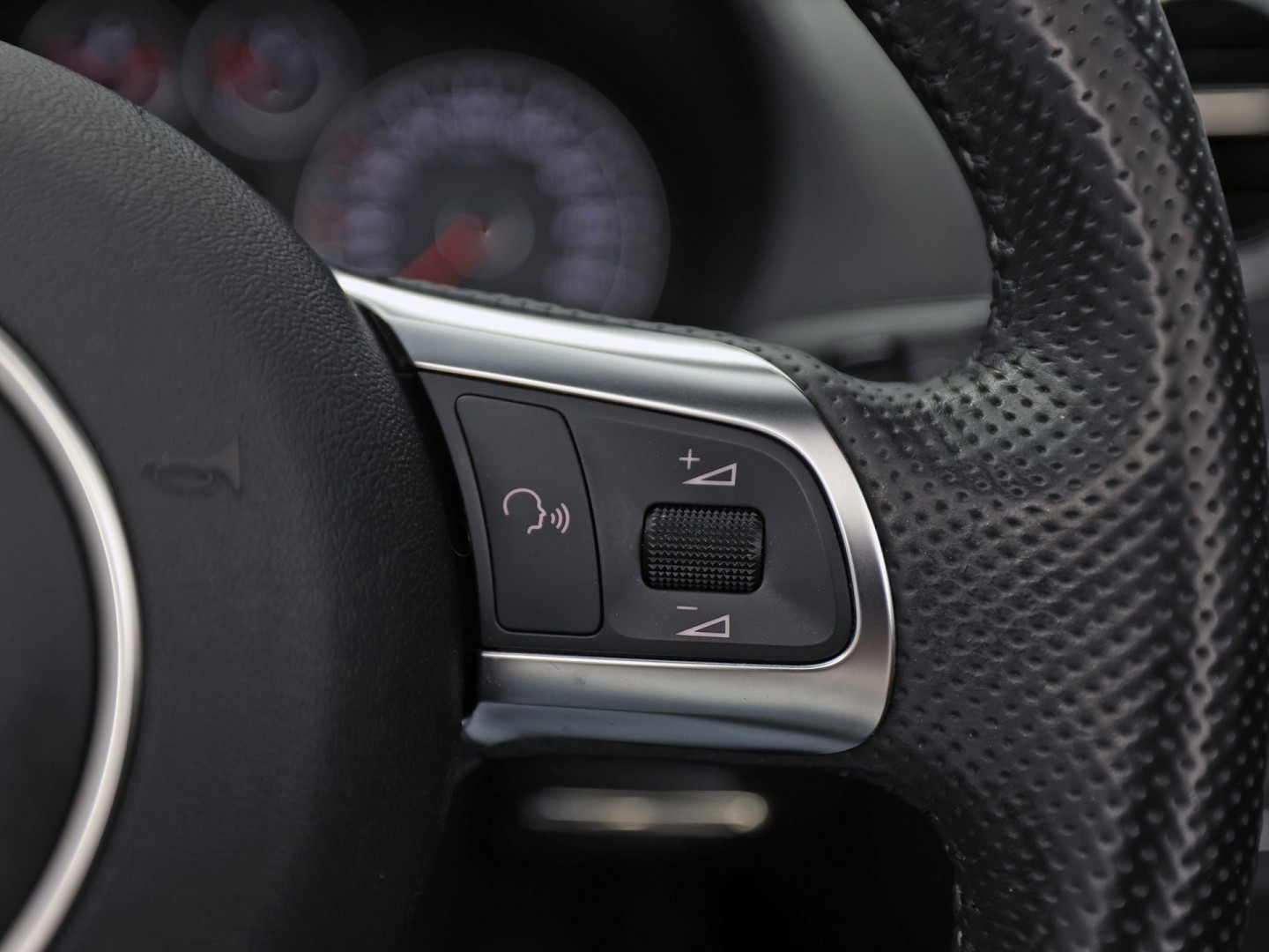 Audi A3 1.2 TFSI S-Line Sport (NAVIGATIE, CLIMATE, LEDER, STOELVERWARMING, SPORTSTOELEN, PARKEERSENSOREN, XENON, NIEUWSTAAT)