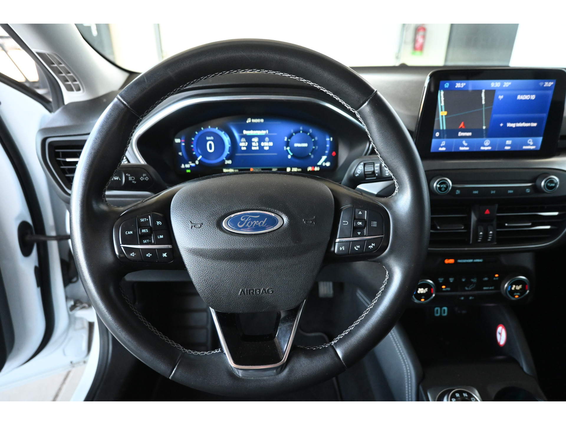 Ford Focus Wagon 1.0 EcoBoost Titanium X Business Clima Navigatie LED 1e Eigenaar Rijklaarprijs! Inruil Mogelijk!