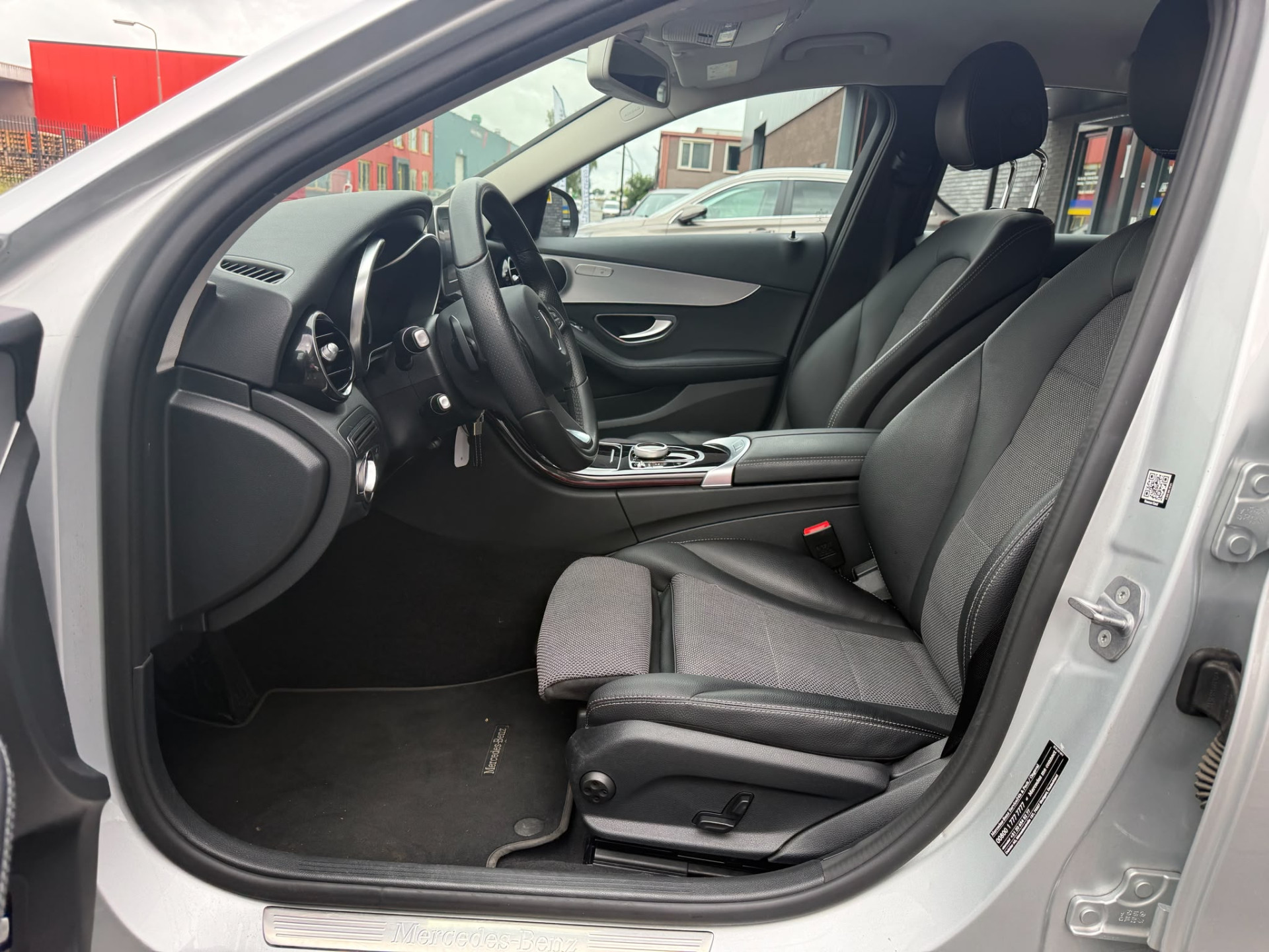Mercedes-Benz C-klasse 180 Business Solution | 2E EIGENAAR |3/6/12MND GARANTIE | AUTOMAAT | CRUISE | LED | CAMERA | STOELVERW. | NAVI |
