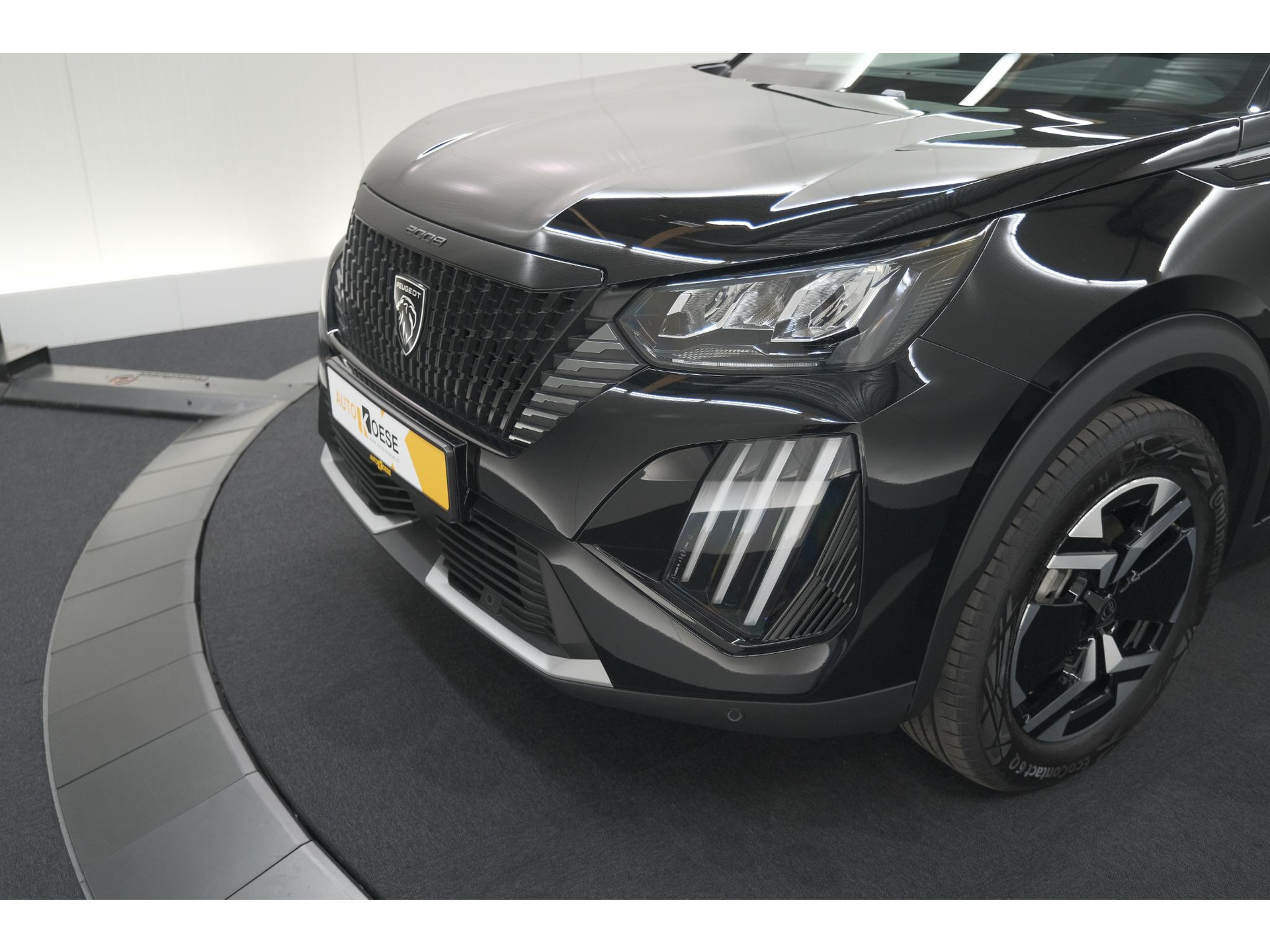Peugeot e-2008 EV Allure 54 kWh | 11 KW Lader | Warmtepomp | Apple Carplay | Parkeersensoren