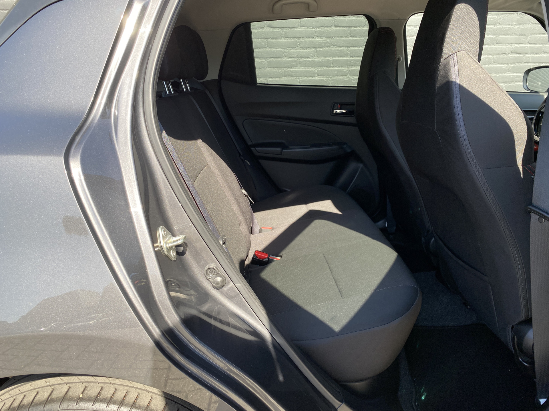 Suzuki Swift 1.4 Sport Smart Hybrid | 1e eigenaar | dealer onderhouden | navigatie | sportstoelen | camera | carplay