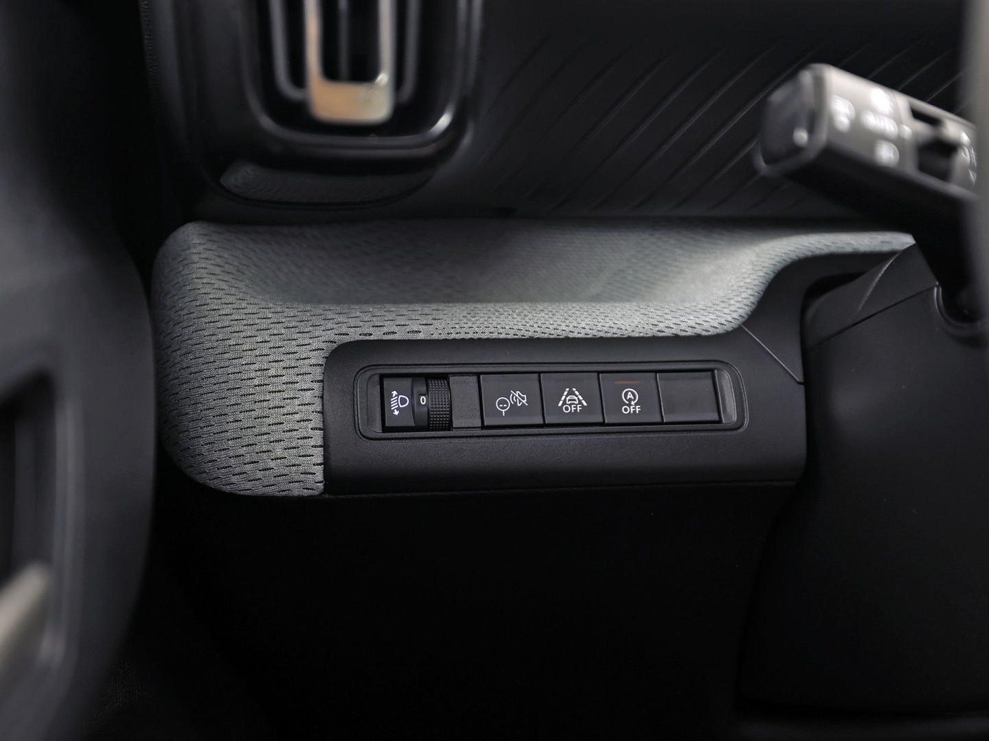 Citroën C3 1.2 Turbo 100pk Max (NIEUW MODEL, APPLE CARPLAY, GROOT NAVI, CAMERA, TREKHAAK, SPORTSTOELEN, GETINT GLAS, CRUISE, LANE ASSIST, NIEUWSTAAT)