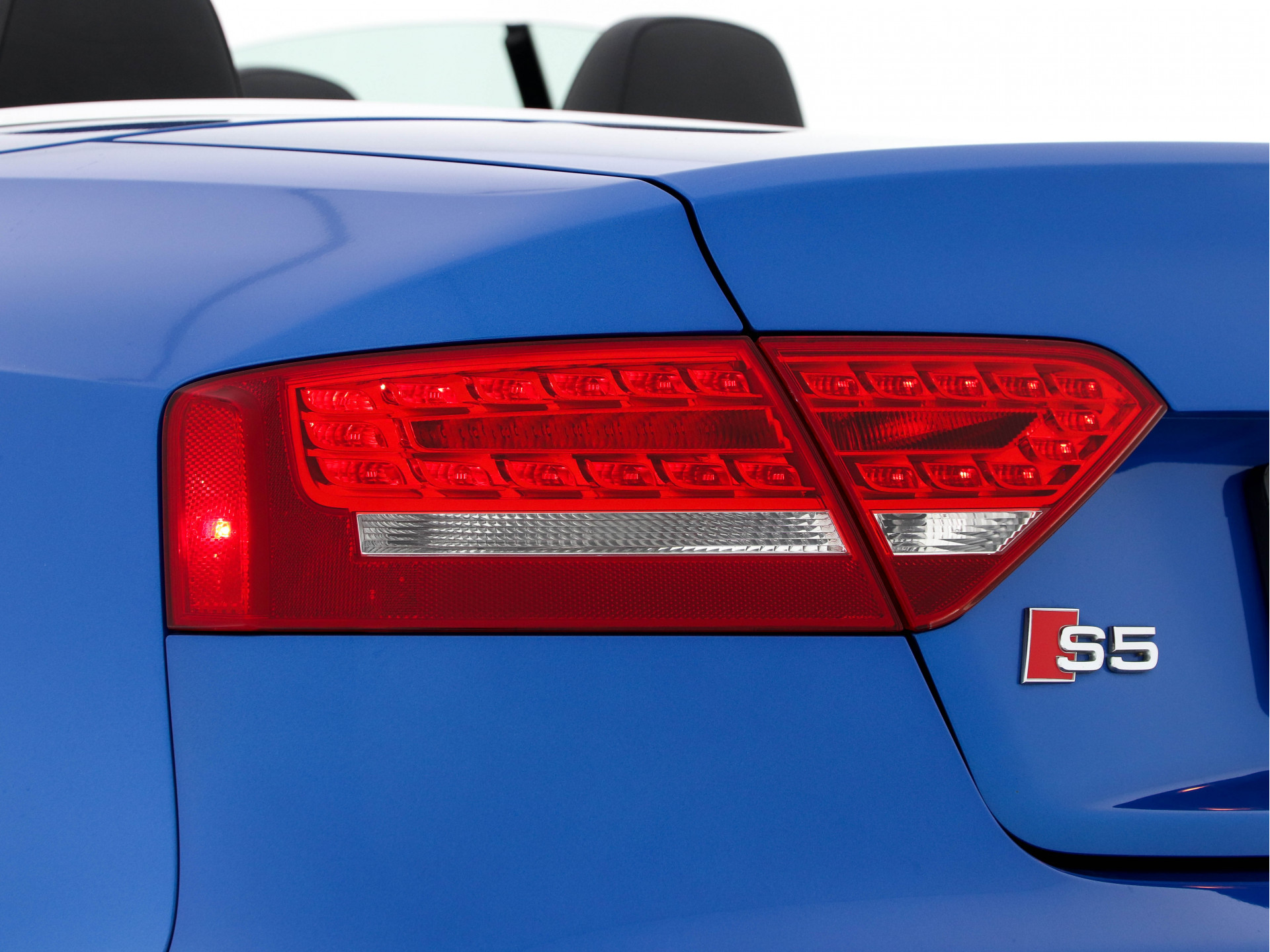 Audi S5 Cabriolet 3.0 TFSI Quattro Aut. *LEATHER | BI-XENON | NAVI-FULLMAP | BANG/OLUFSEN-AUDIO | PDC | ECC | CRUISE | CAMERA | SHIFT-PADDLES | MEMORY-PACK | HAEATED/VENTILATED-SPORTSEATS | AIRSCARF | CARBON-INLAY | KEY