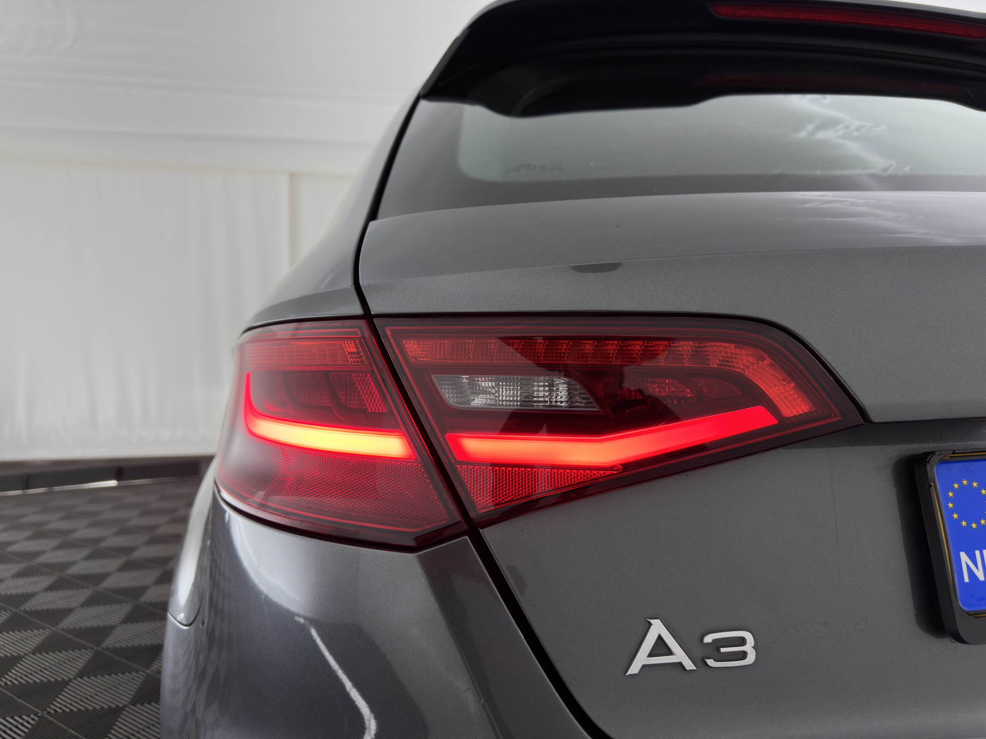 Audi A3 Sportback 1.4 e-tron Plug-In Pro Line plus Aut. *LEATHER-FABRIC | FULL-LED | NAVI-FULLMAP | KEYLESS | SPORT-SEATS | AUDI-SOUND | TOWBAR | 17''ALU*