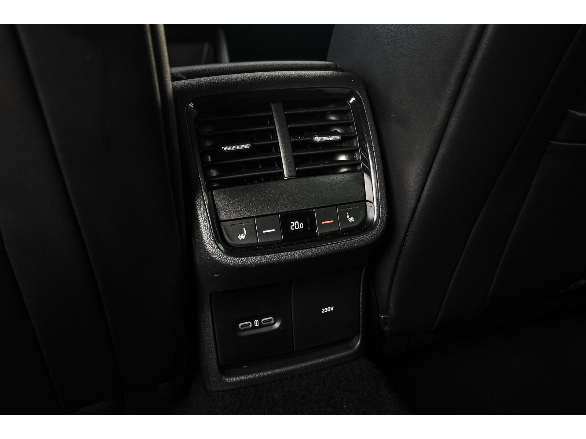 Skoda Octavia Combi RS iV 245PK Pano Matrix HUD