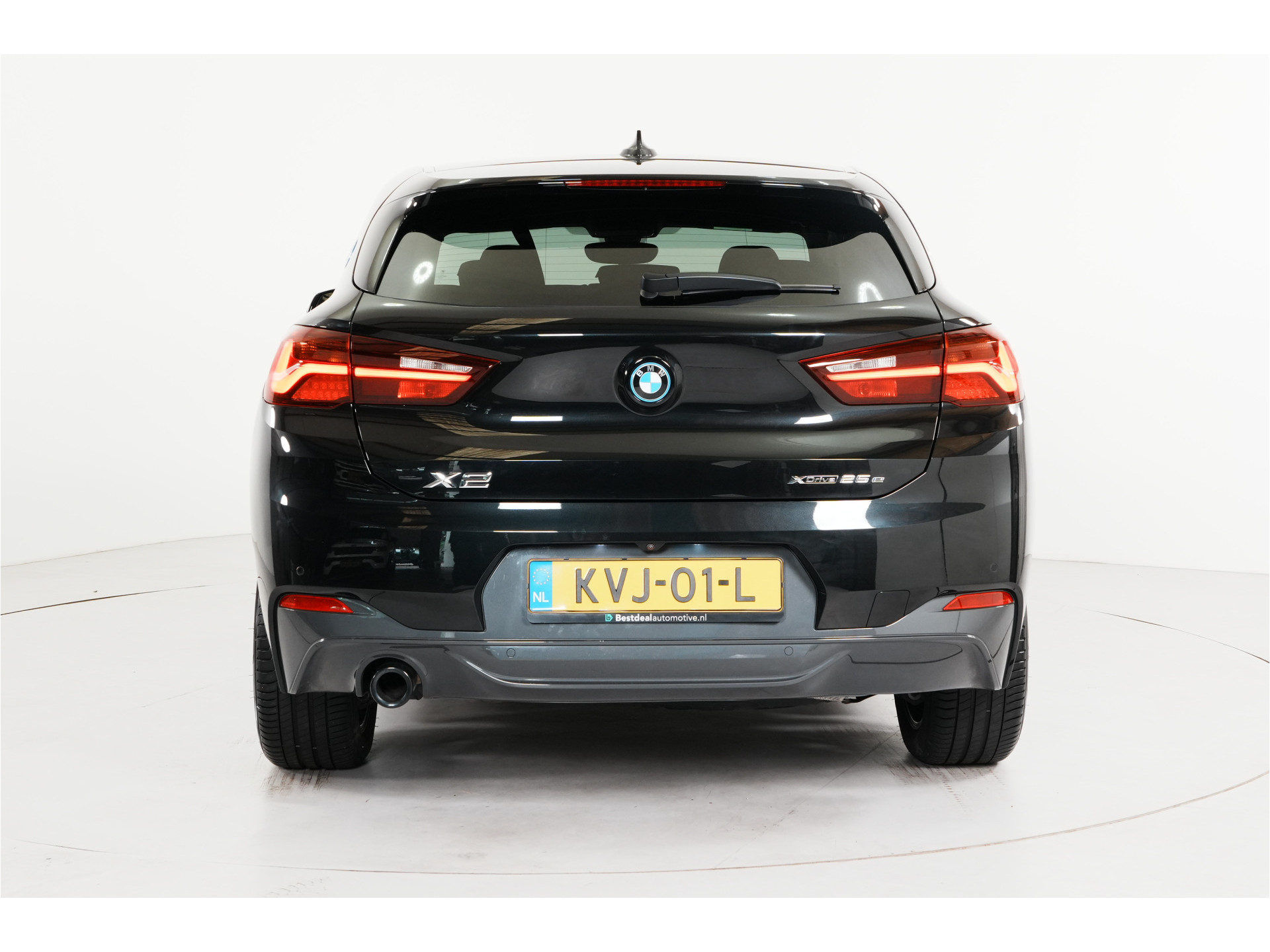 BMW X2 xDrive25e PHEV 220 pk | SOH 93% | M Sport | Pano | Leder | Head-up |