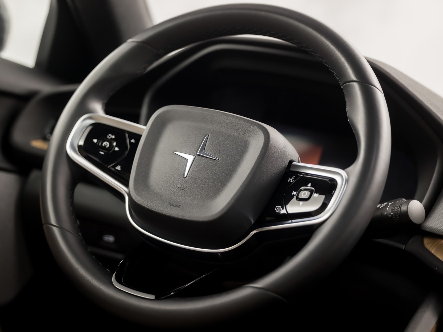 Polestar 2 Long Range Dual Motor Launch Edition 78kWh 408Pk Automaat (PANORAMADAK, HARMAN/KARDON, APPLE CARPLAY, 360 CAMERA, STOELVENTILATIE, MEMORY SEATS, GETINT GLAS, TREKHAAK, ELEK ACHTERKLEP, NIEUWSTAAT)
