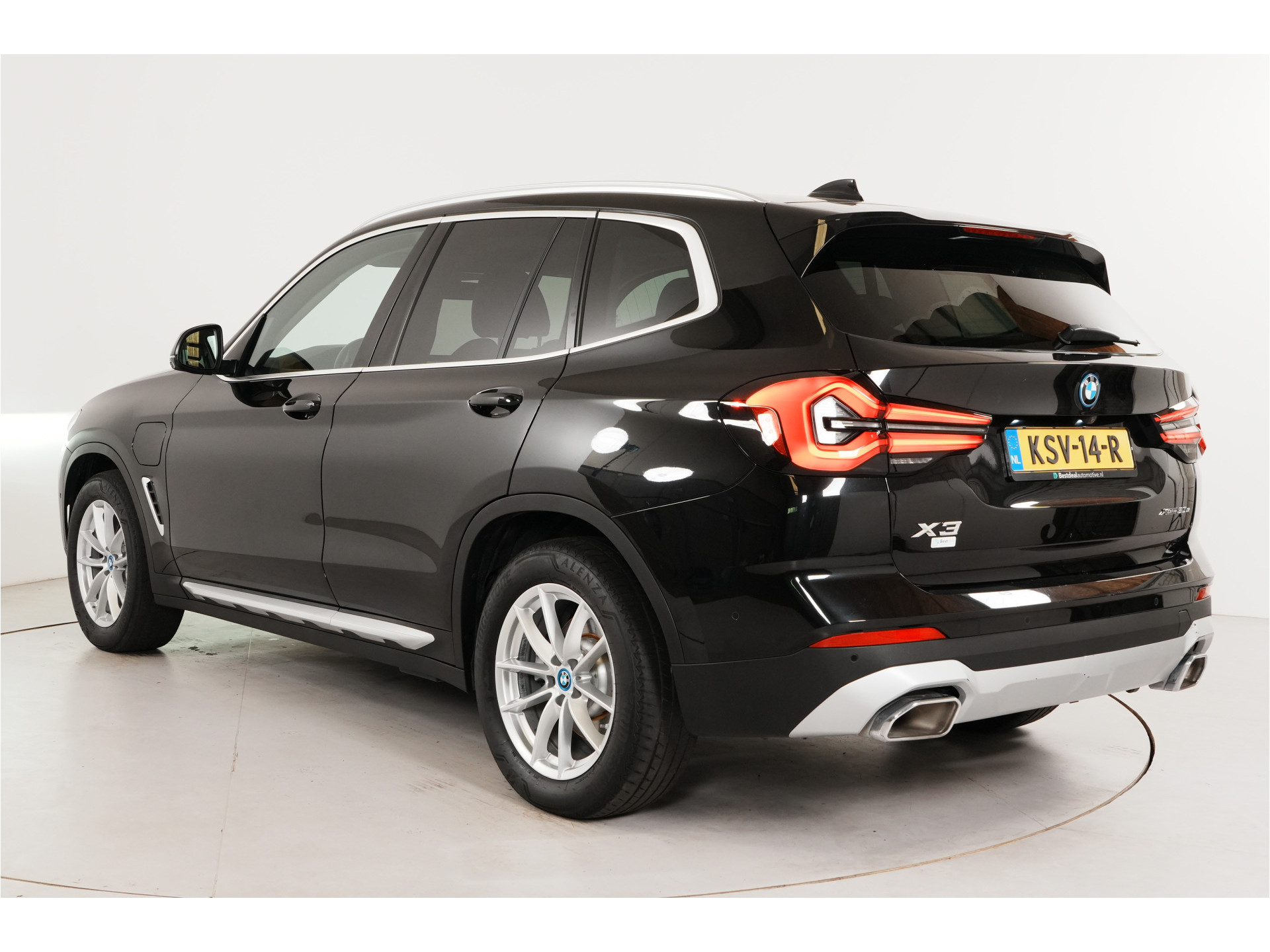 BMW X3 xDrive30e PHEV 293 pk | SOH 96% | Leder | 360° Cam | Adaptive Cruise | Sportstoelen |