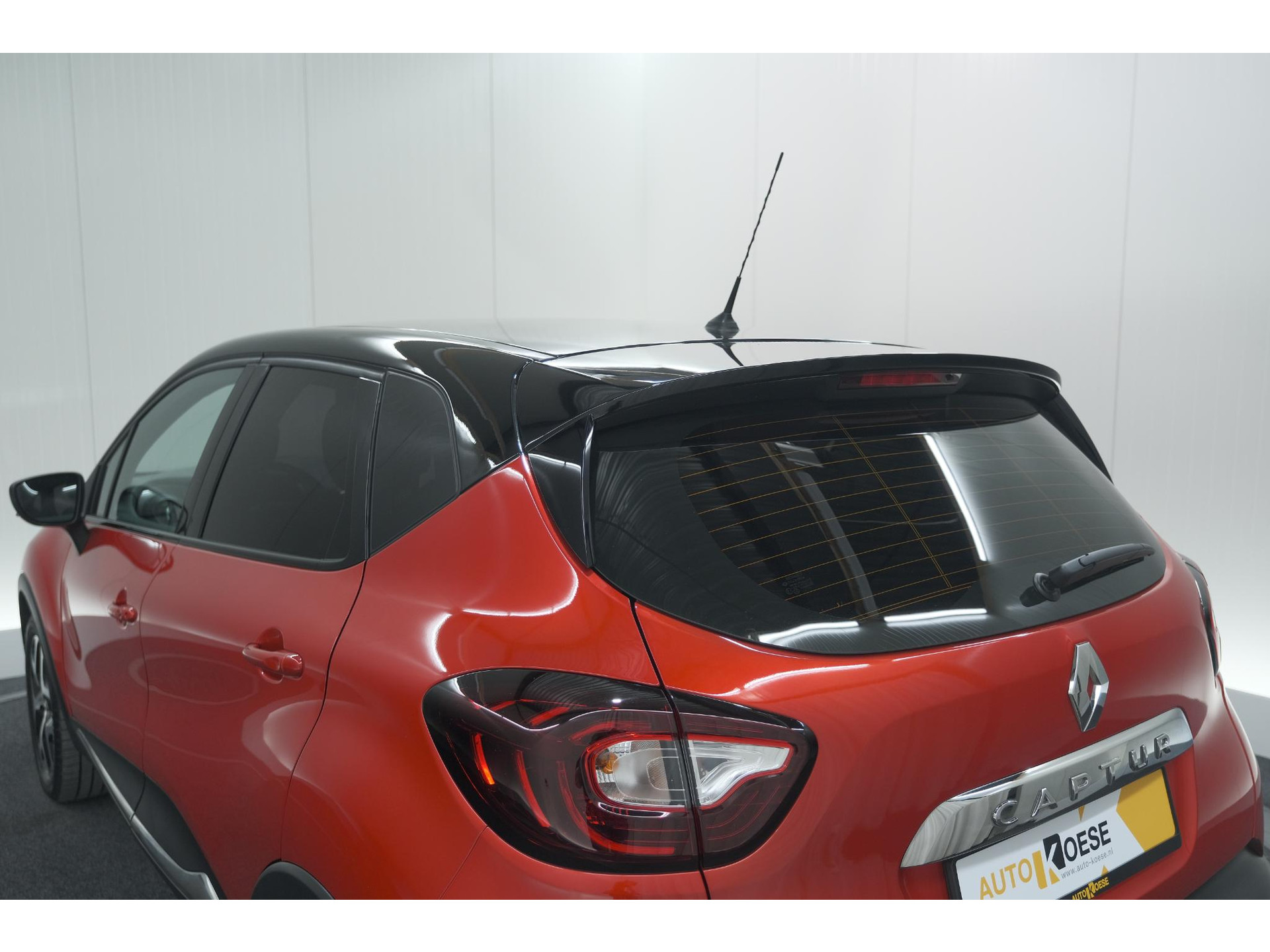 Renault Captur TCe 120 EDC Intens | Trekhaak | Camera | Navigatie | Parkeersensoren