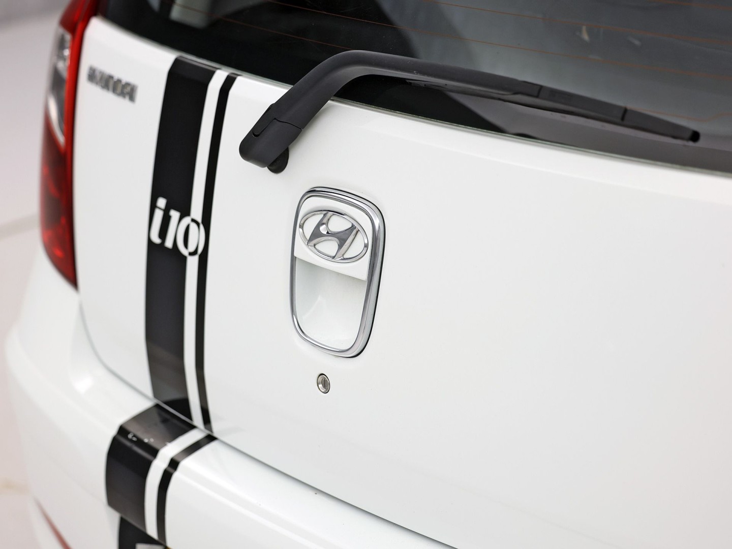 Hyundai i10 1.1 i-Drive Sport (AIRCO, SPORTSTOELEN, LM VELGEN, ELEK RAMEN, NIEUWSTAAT)