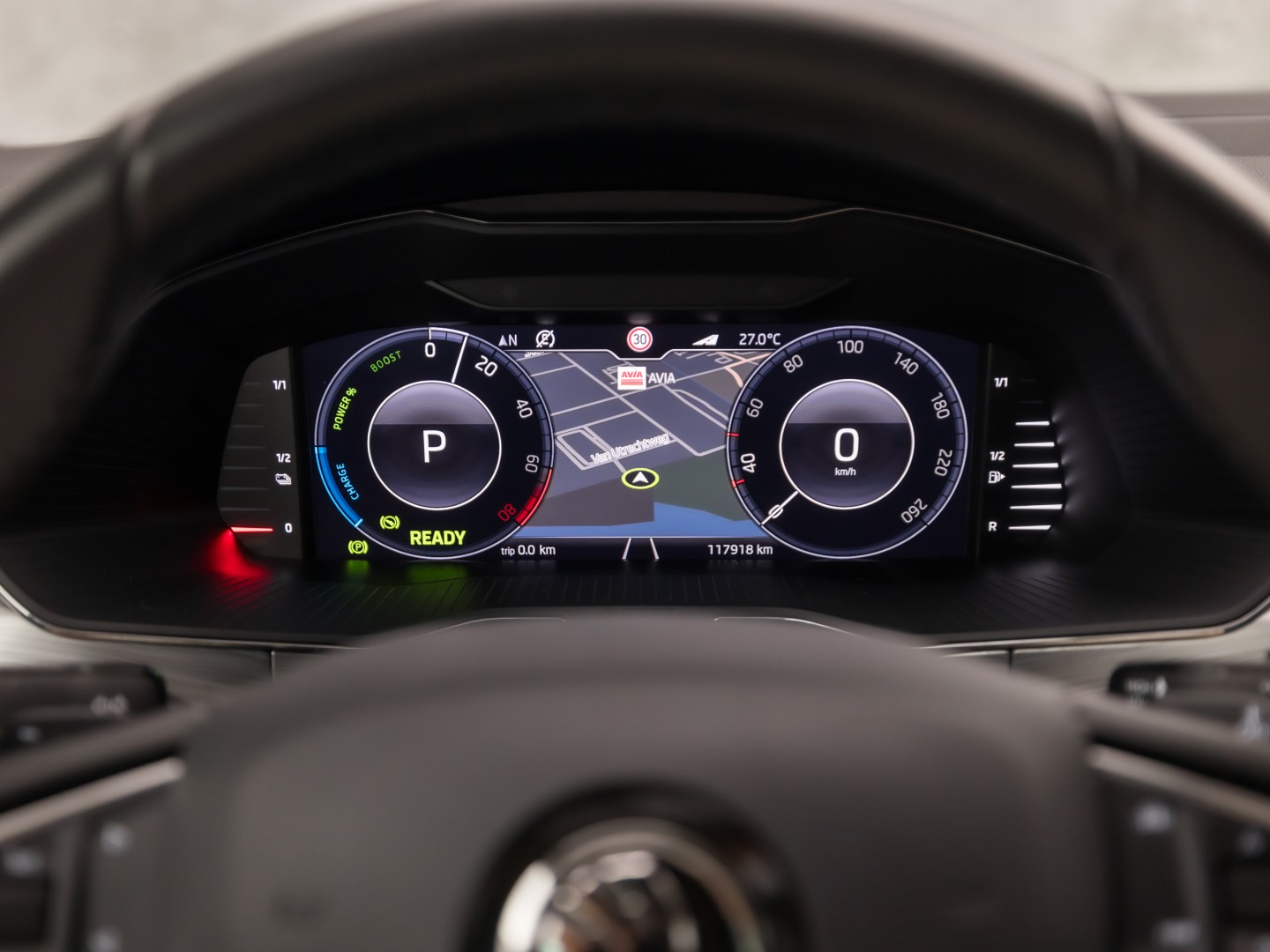 Škoda Superb Combi 1.4 TSI iV Sport 218Pk Automaat (VIRTUAL COCKPIT, APPLE CARPLAY, GROOT NAVI, MEMORY SEAT, LEDER/ALCANTARA, CAMERA, STOELVERWARMING, ADAPTIVE CRUISE, ELEK ACHTERKLEP, NIEUWSTAAT)
