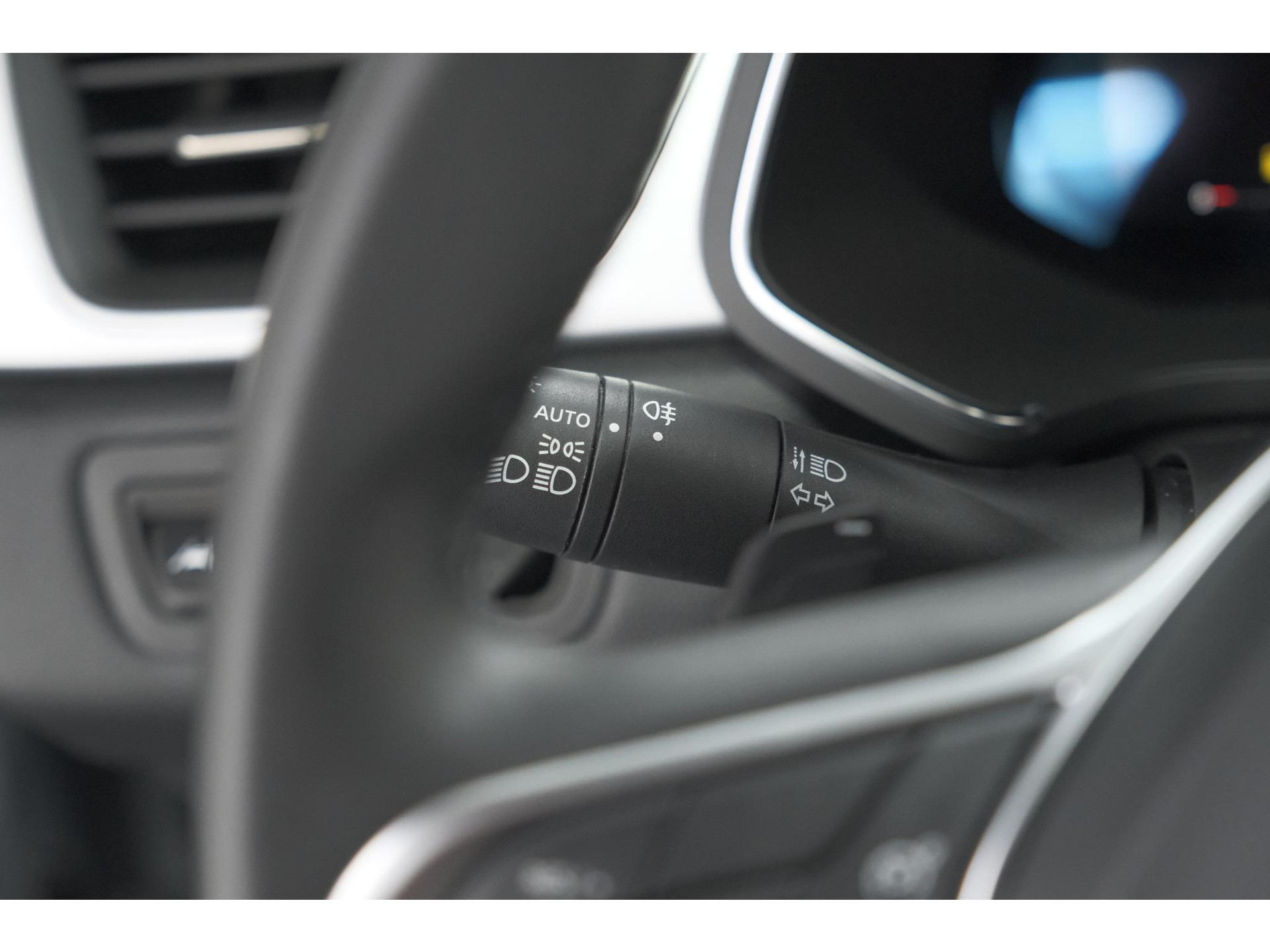 Renault Captur TCe 140 EDC Techno | Camera | 9.3 Inch Groot Scherm | Stoelverwarming | Apple Carplay