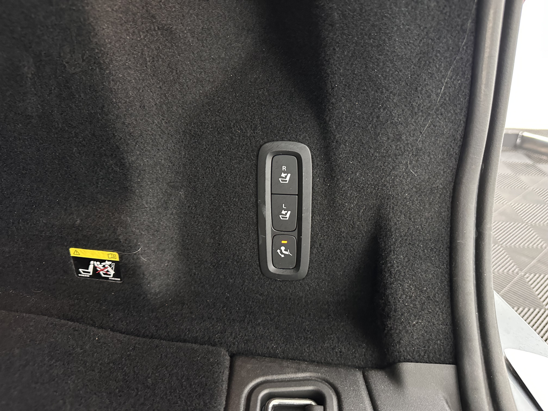 Volvo XC60 2.0 T8 Twin Engine AWD Inscription (Plug-In) (INCL-BTW) Aut. *PANO | LEATHER | FULL-LED | MEMORY-PACK | HARMAN/KARDON | TOPVIEW | DIGI-COCKPIT | KEYLESS | HEATED-SPORTSEATS | NAVI-FULLMAP | ECC | PDC | ADAPTIVE-CRUISE | TOWBAR | HEAD-UP