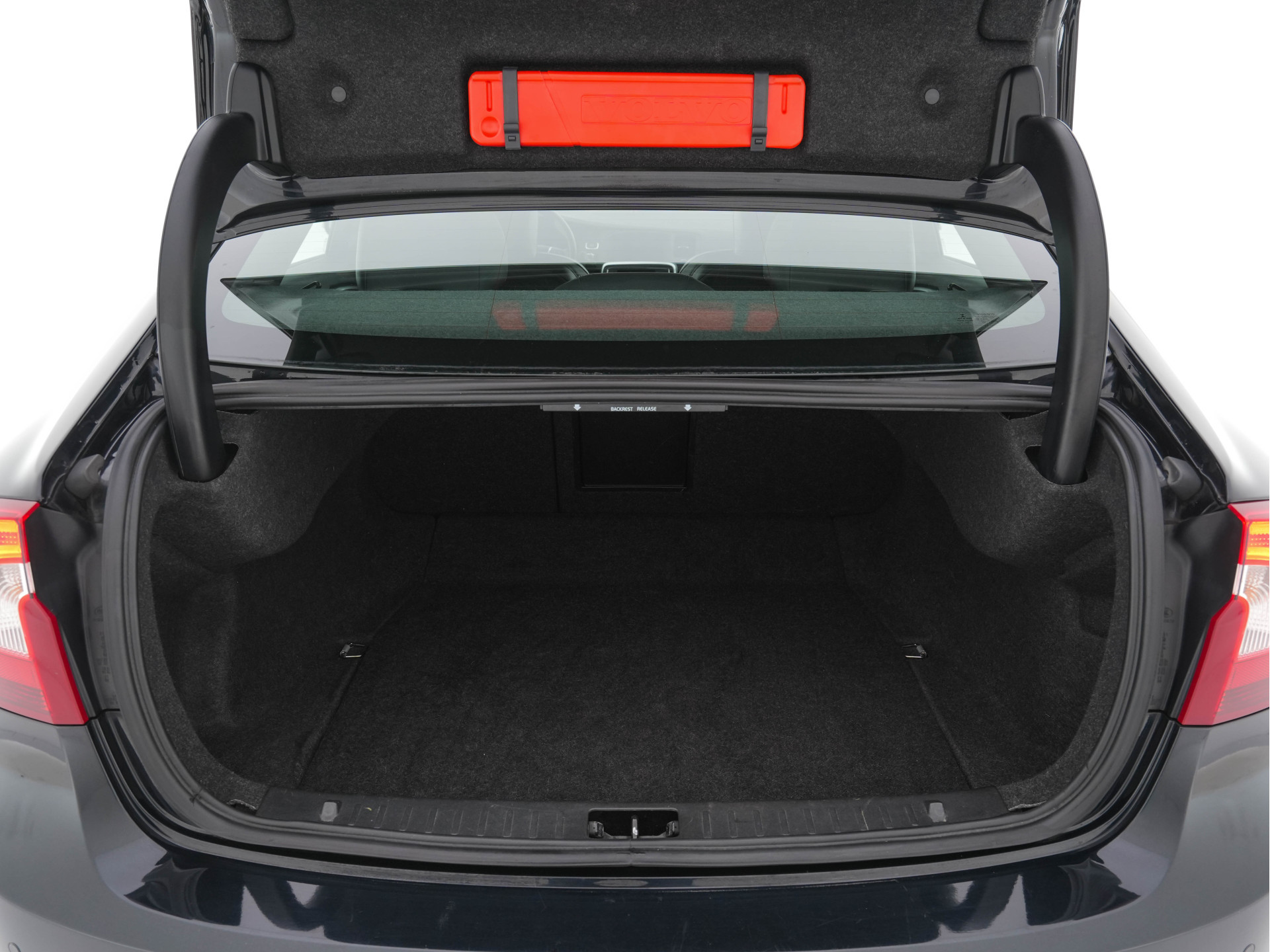 Volvo S60 1.6 T3 R-Design Summum Aut. *LEATHER-MICROFIBRE | NAVI-FULLMAP | SPORT-SEATS | ECC | PDC | CRUISE | 18''ALU*