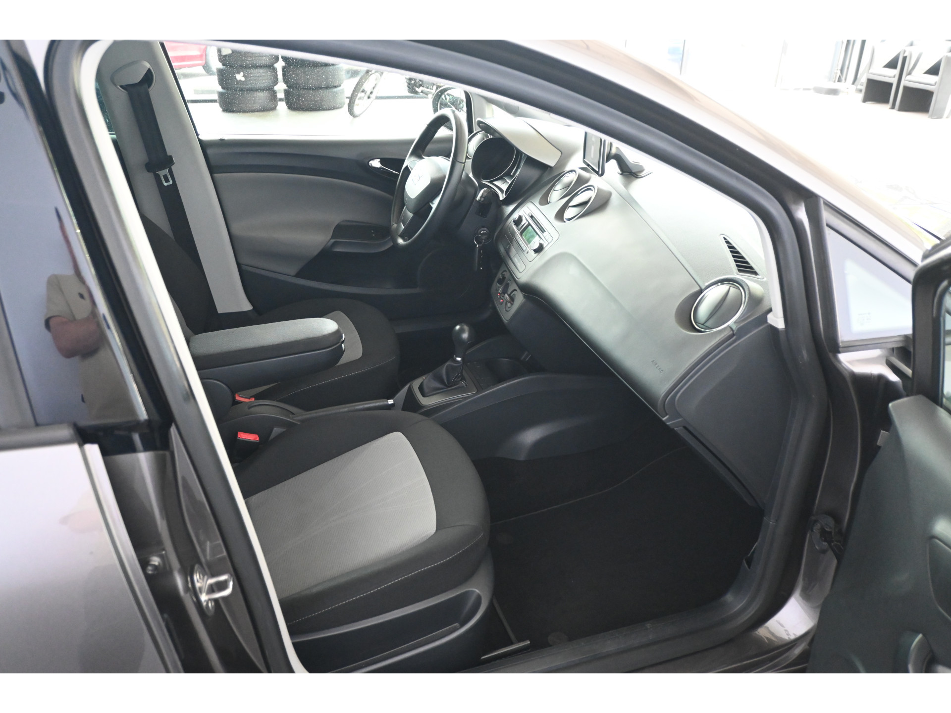 SEAT Ibiza ST 1.2 TSI Automaat Style Airco Navigatie Cruise Control Trekhaak Rijklaarprijs Inruil Mogelijk!