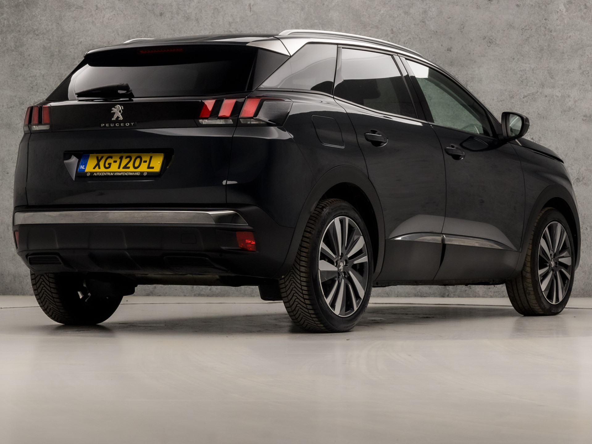 Peugeot 3008 1.2 PureTech Allure Automaat (APPLE CARPLAY, LED KOPLAMPEN, FOCAL AUDIO, LEDER, SPORTSTOELEN, GETINT GLAS, CRUISE, DAKRAILS, NIEUWSTAAT)